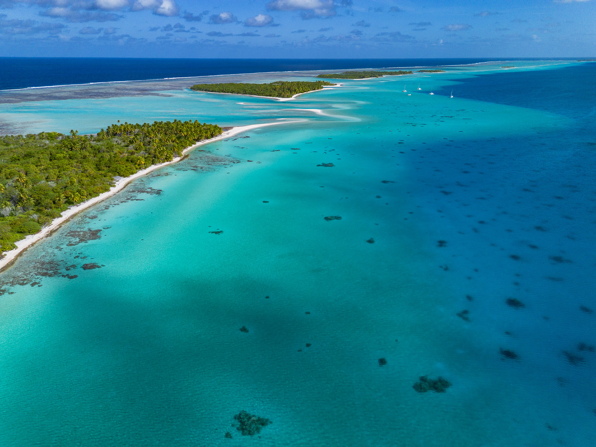 Situated in the Tuamotu archipelago, Tahanea is entirely uninhabited