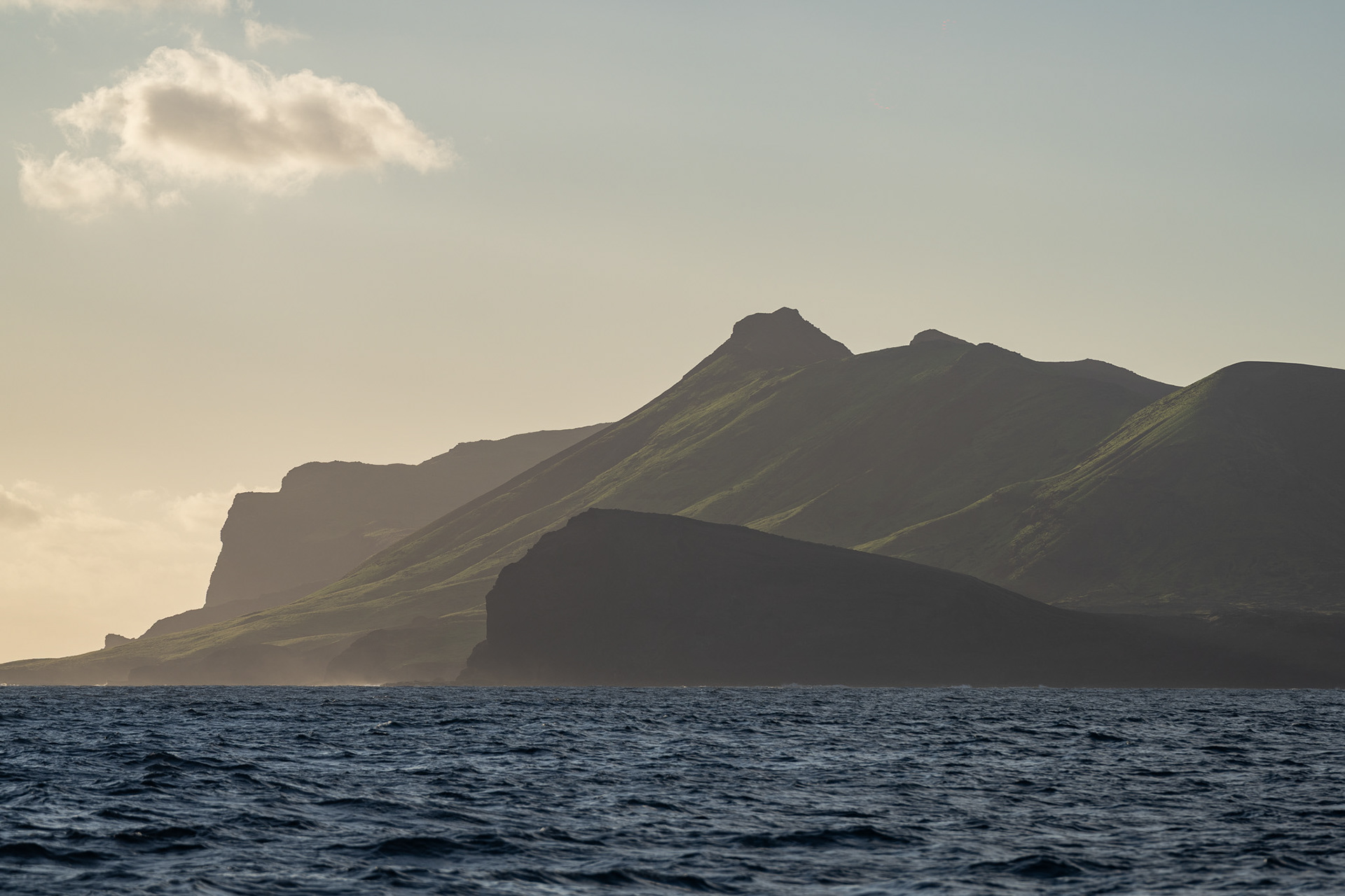 The familiar hazy cliffs of French Polynesia