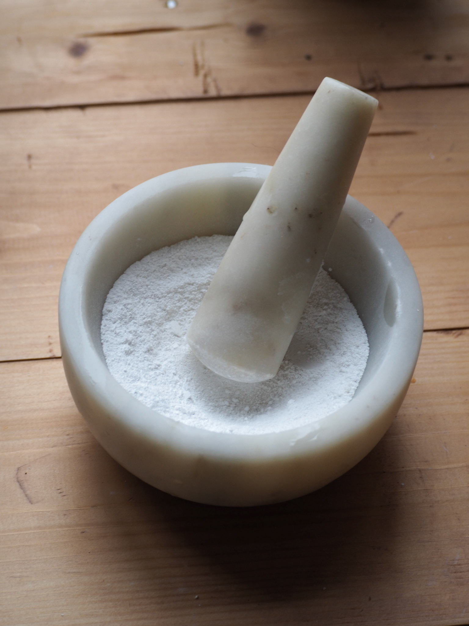 Powdering bone 