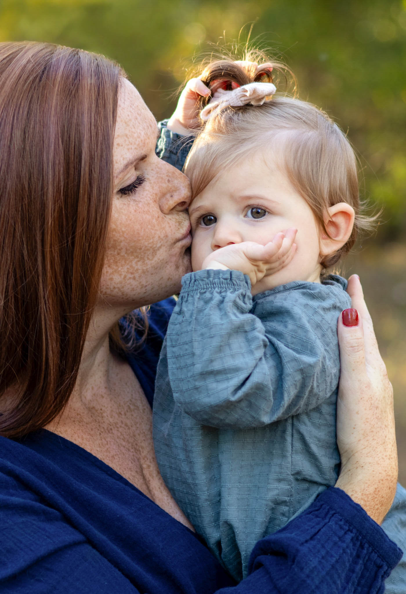 Mother's Kiss. Canon EOS R50. 19 Oct. 2025