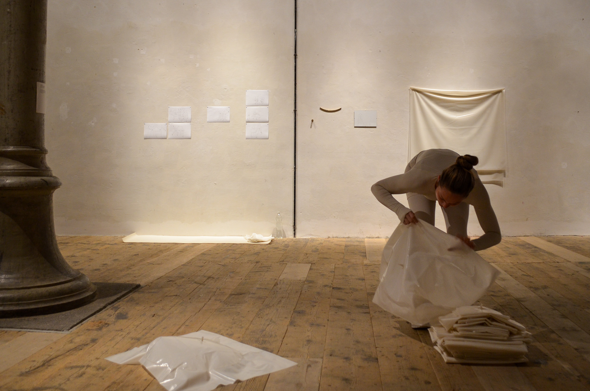 Bellies, Performance mit Objekten, 60 min.