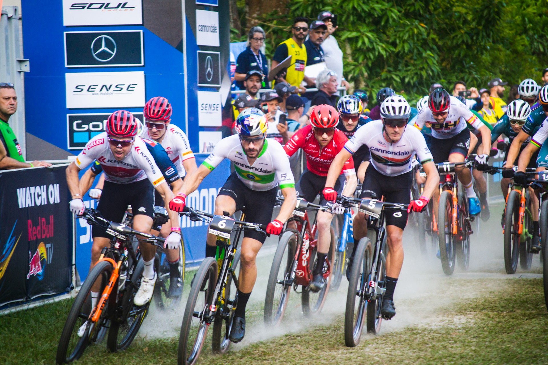 Henrique Avancini (Cannondale Factory Racing) during the start of the MTB World Cup XCC - Petrópolis, Brazil - April 8, 2022.