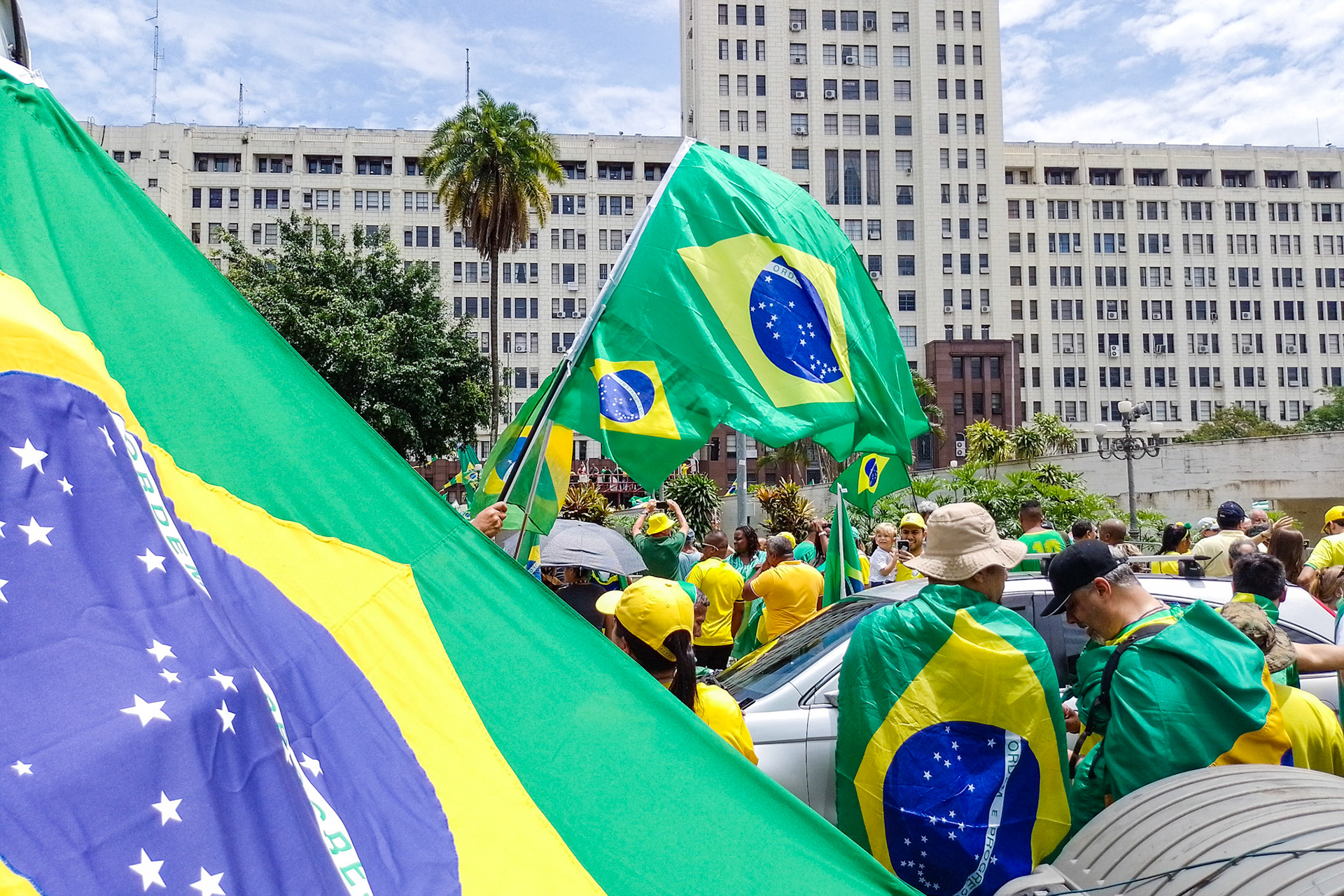 Manifestantes participam de ato em frente à sede do Comando Militar do Leste - Rio de Janeiro (RJ), 15 de novembro de 2022.