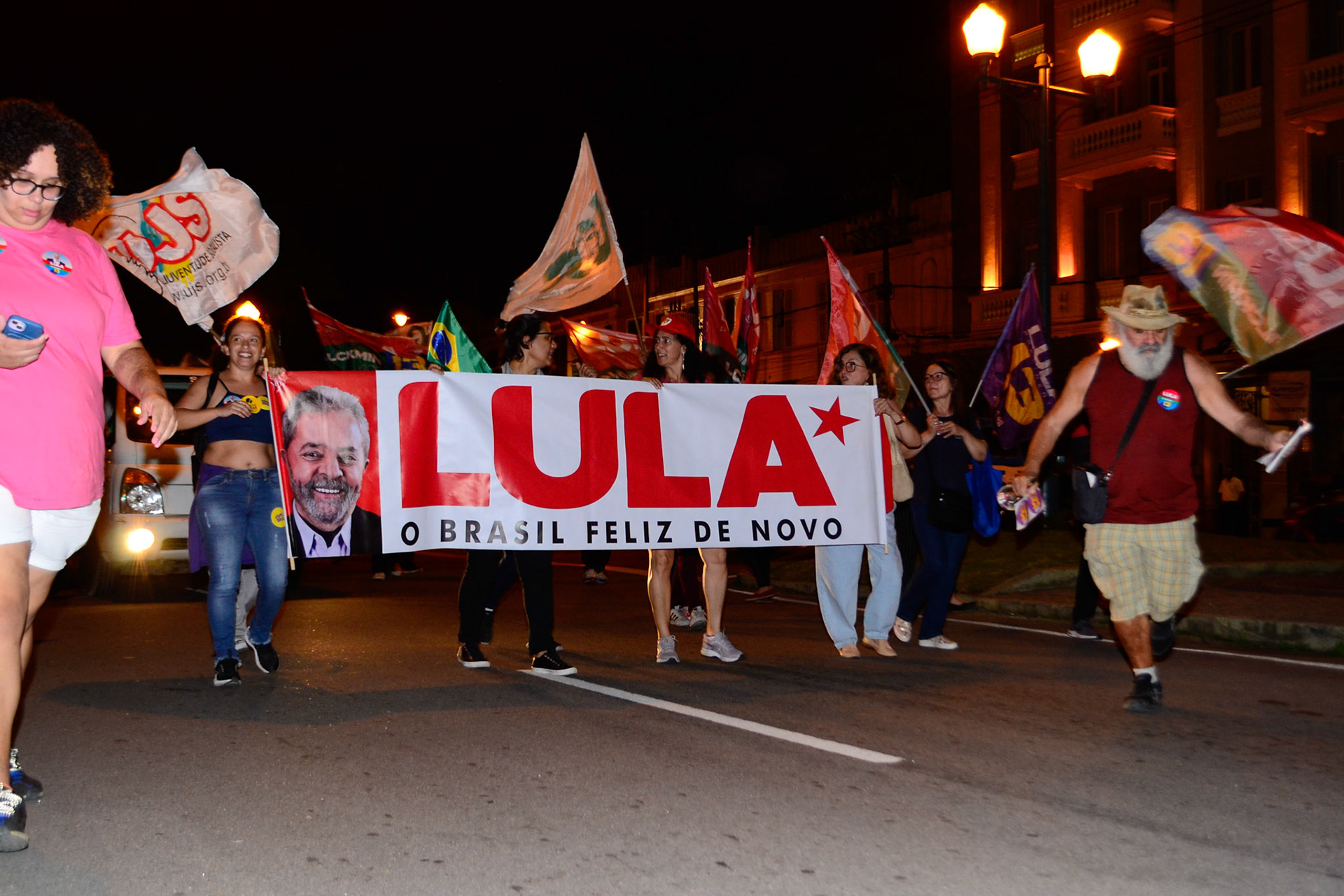 Eleitores se manifestam em favor do candidato Lula - Petrópolis (RJ), 27 de outubro de 2022.