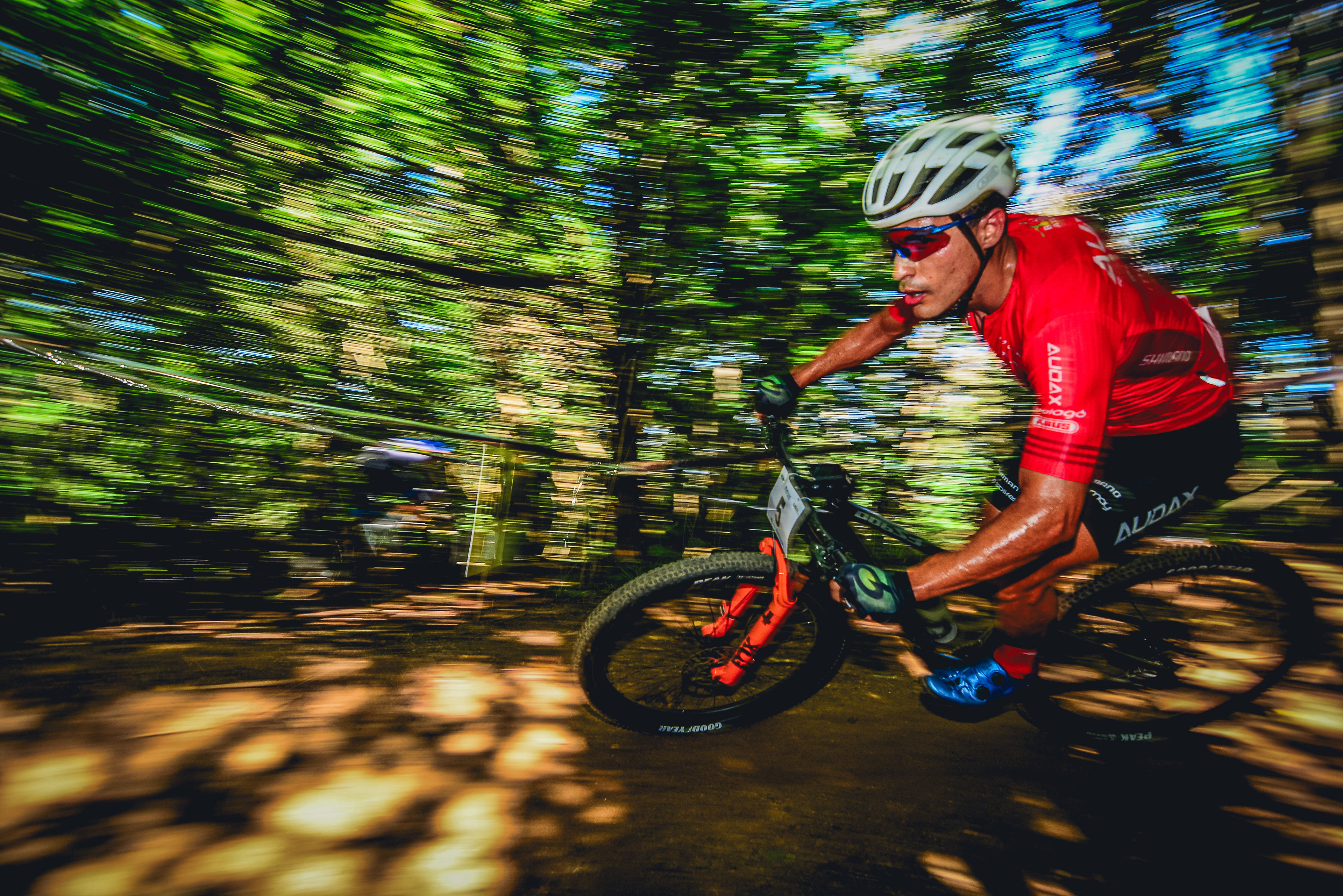 Luiz Cocuzzi em ação durante o América Series MTB 2026