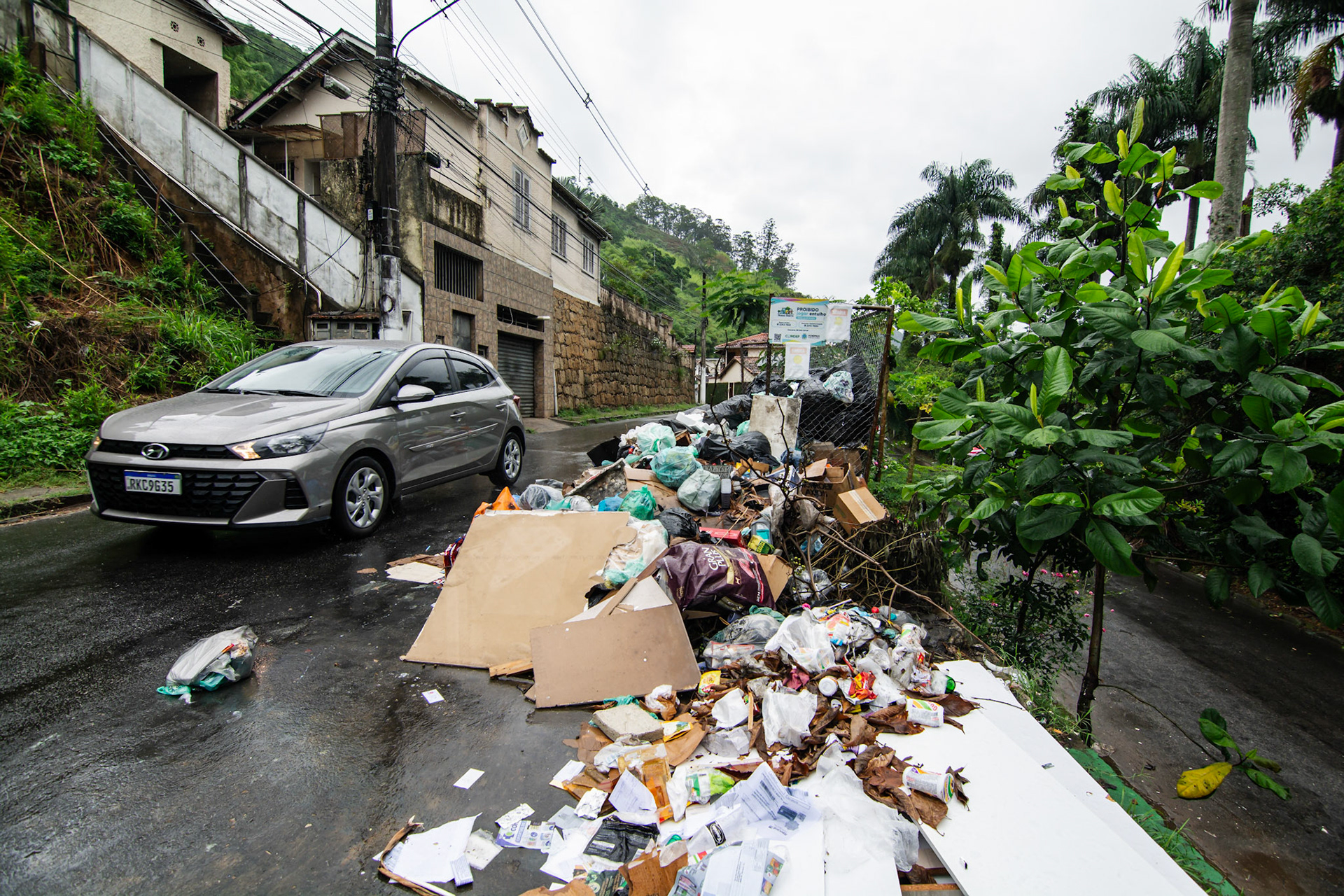 Crise na coleta de lixo - Petrópolis (RJ), 12 de dezembro de 2024