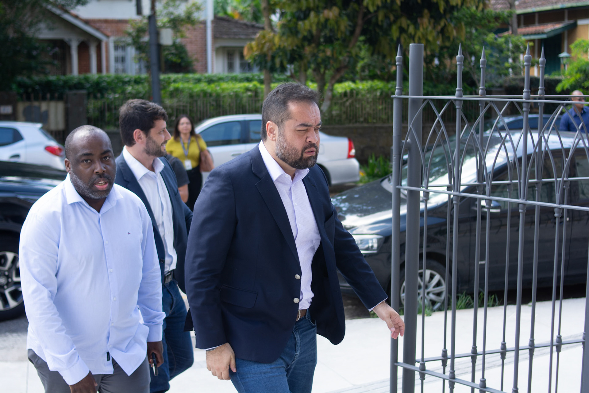 O governador do estado do Rio de Janeiro, Cláudio Castro, chega à Catedral de Petrópolis (RJ) para Missa de despedida de Dom Gregório Paixão - 2 de dezembro de 2023