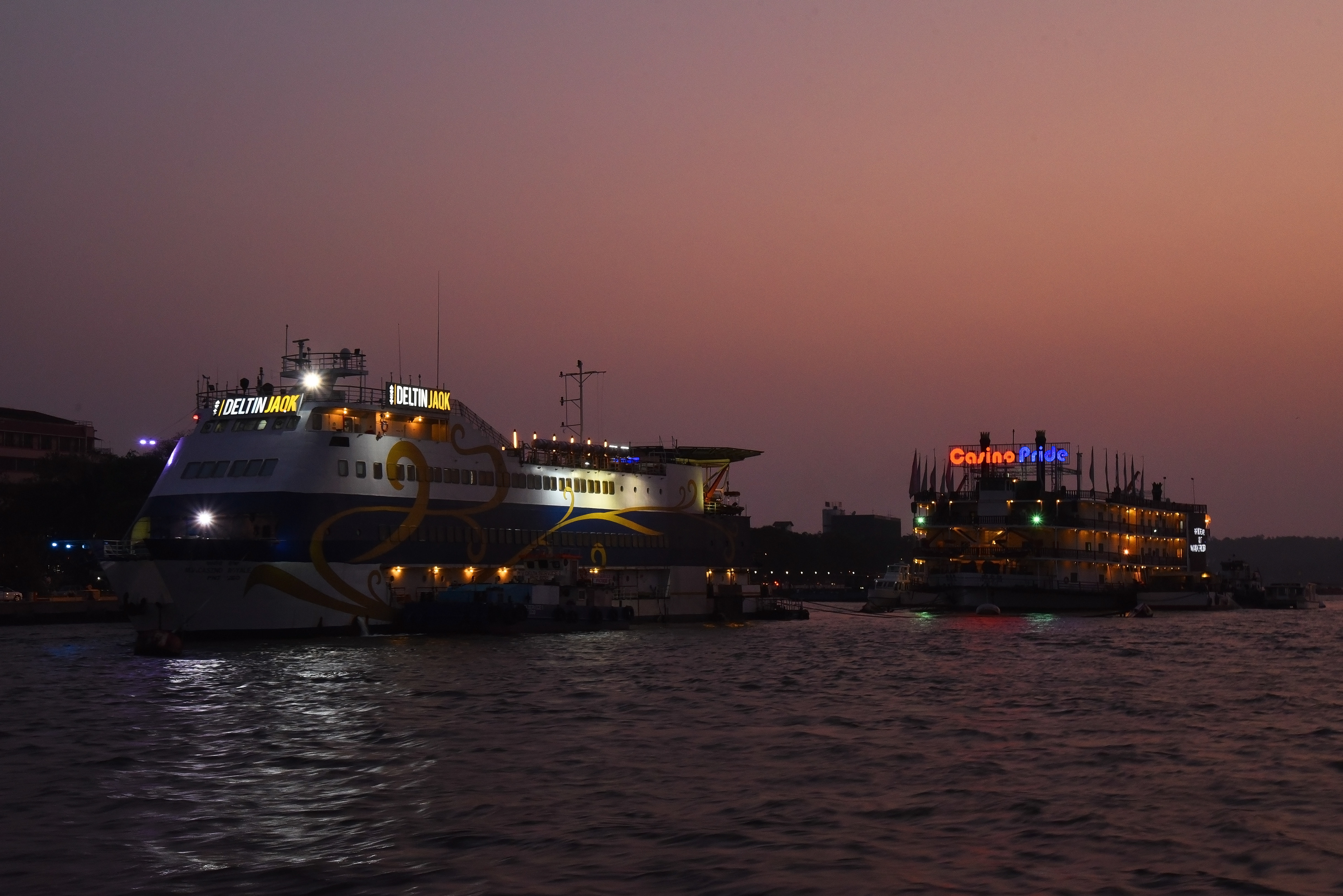 Sunset cruises at the floating casinos is a must!