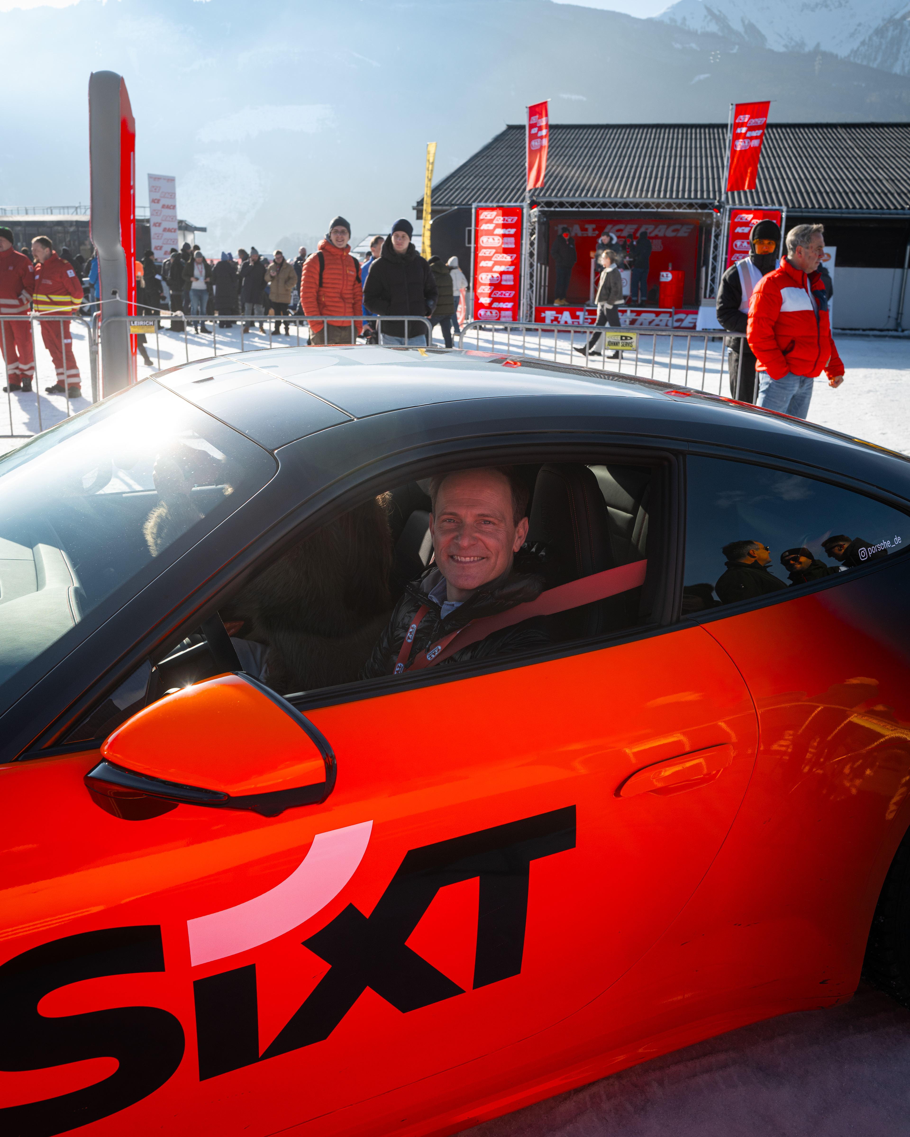 Matthias Malmedie im Sixt Porsche 992 