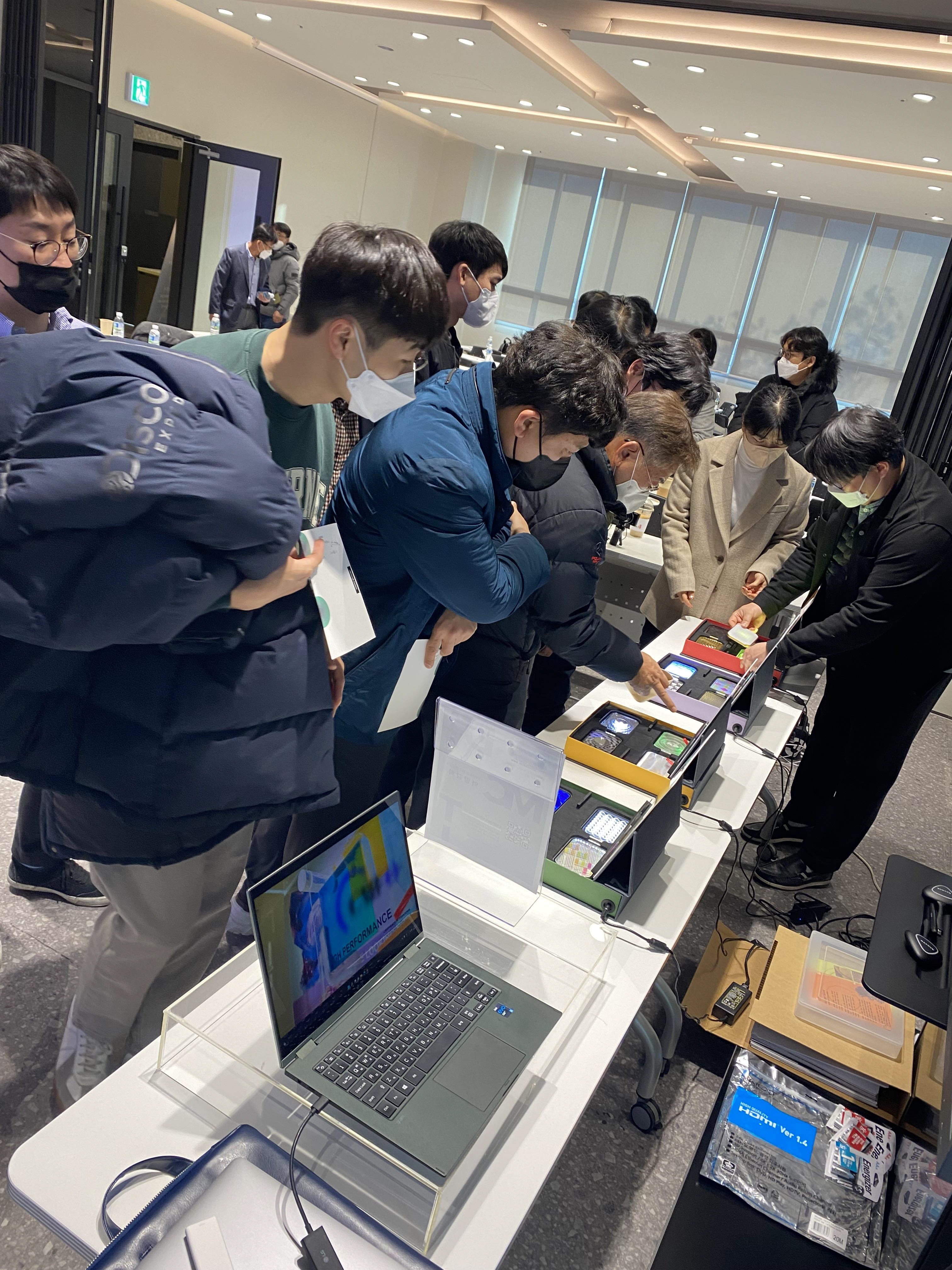 9일 섹션 샘플 전시 : 모델솔루션 목업 샘플 전시 및 현장 웍샵