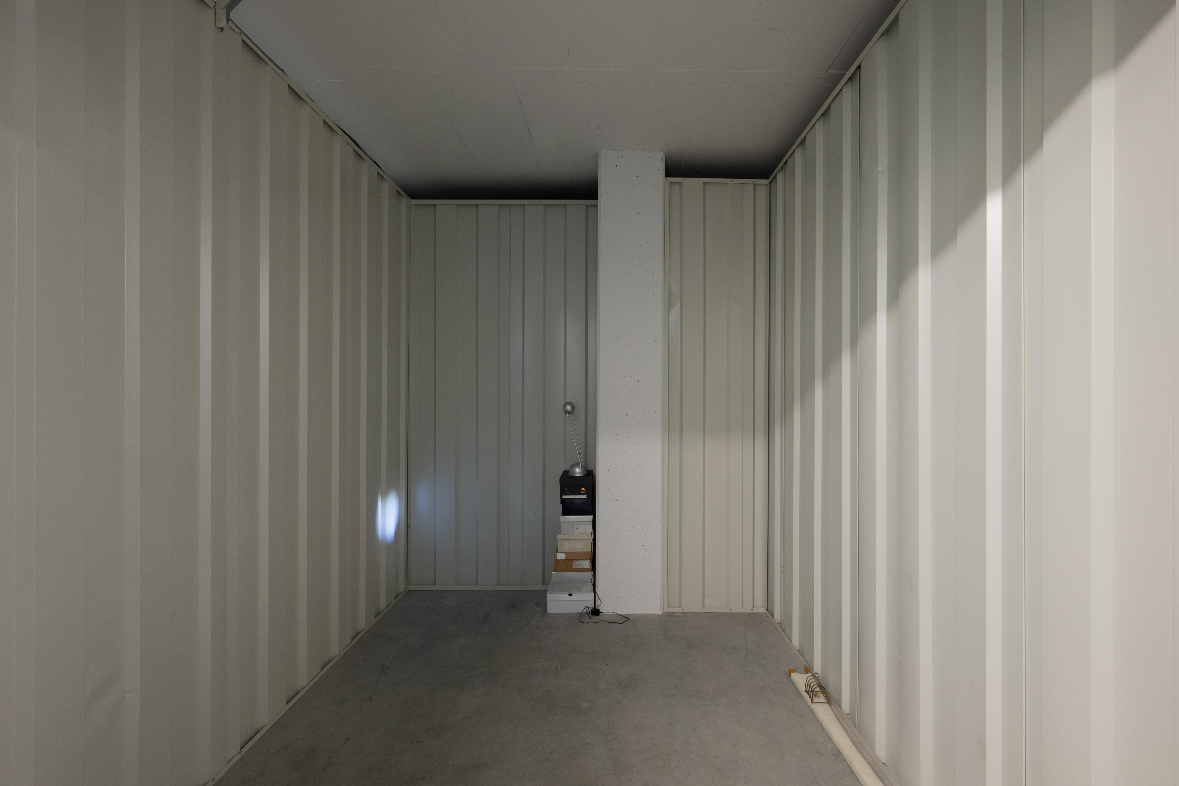 Johanna Ballweg, hey-hey, my-my , Exhibition Myplace Selfstorage Berlin Mitte, Installation, Ballweg Johanna, Manfred Pernice, UdK Berlin, Objektbildhauerei