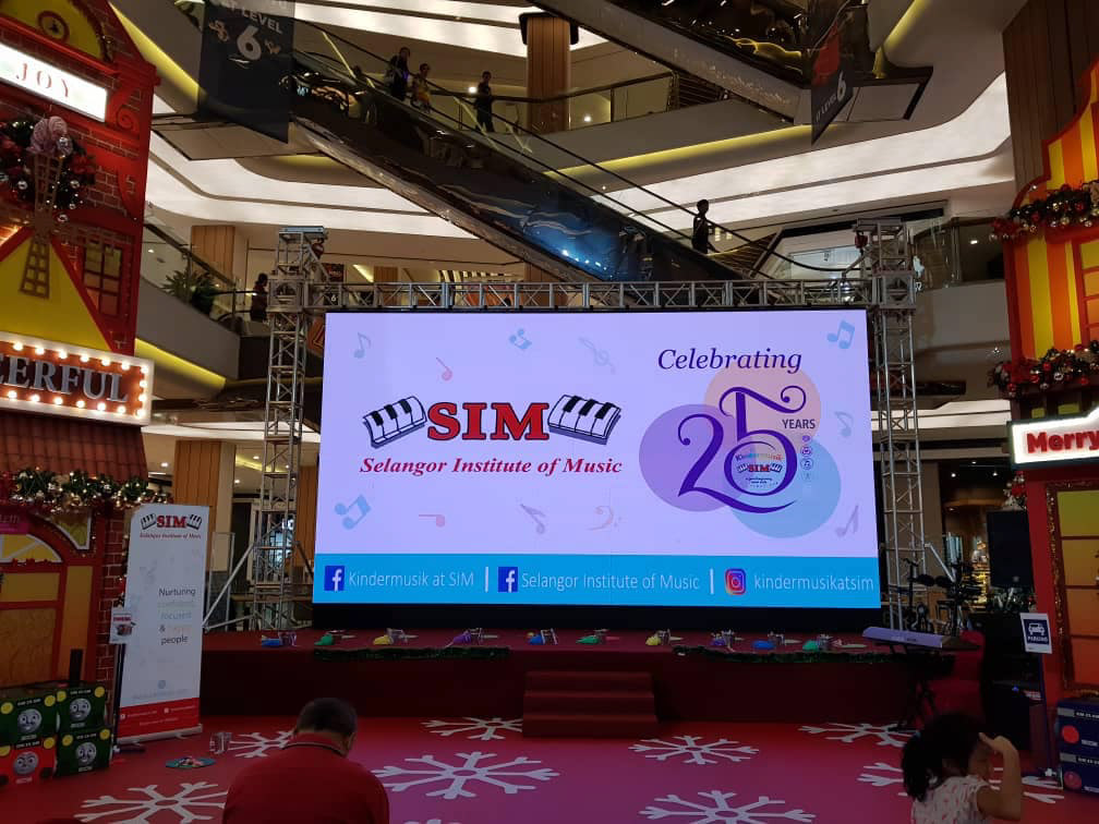 Logo in use during concert