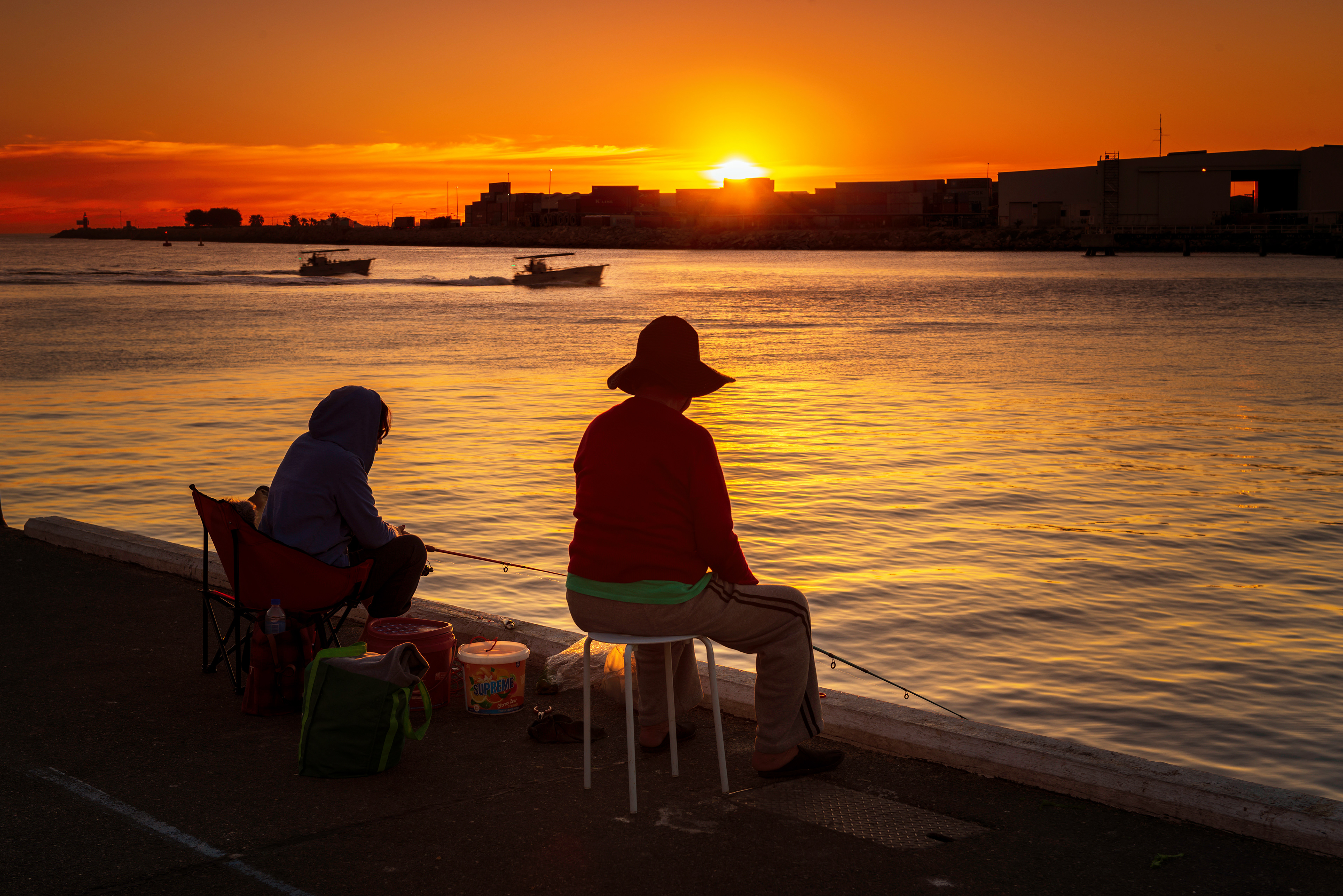 Sunset Fishers, Fremantle Port