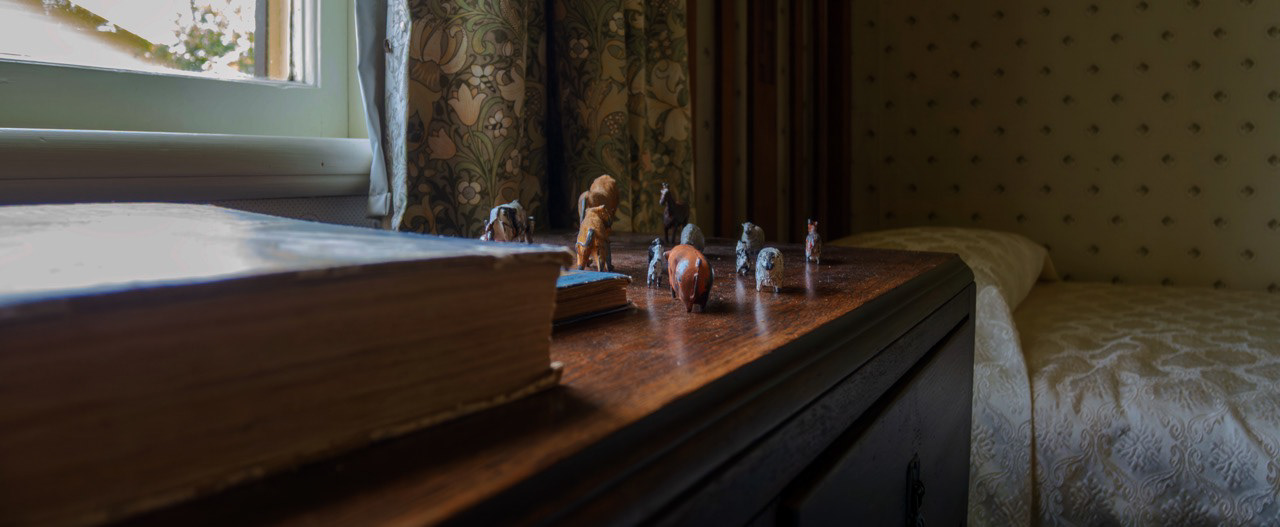 1910s New Zealand Villa (bedroom details)