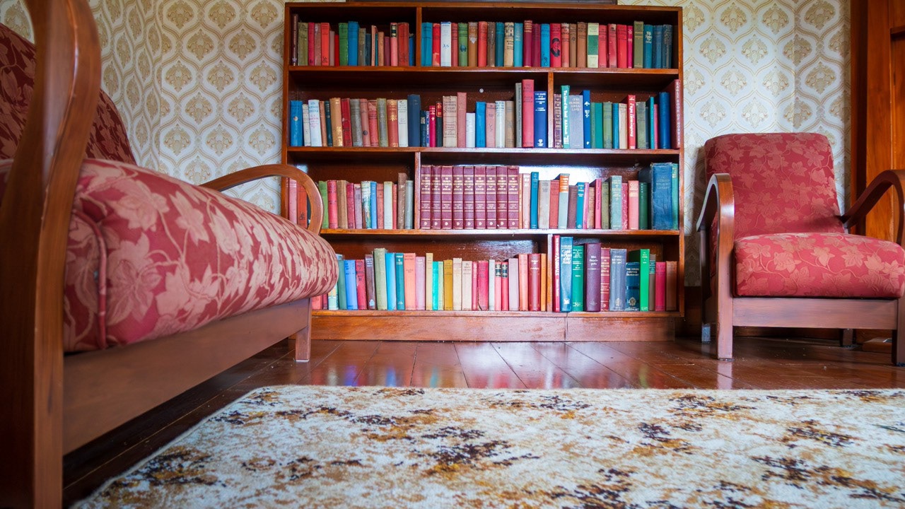 1920s California Bungalow (living room)