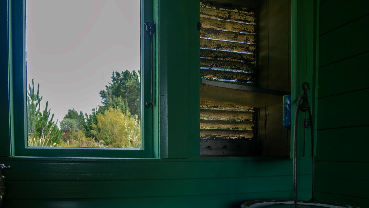 1920s California Bungalow (kitchen details)