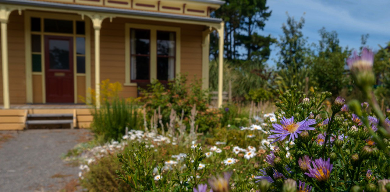 1880s New Zealand Cottage (garden)