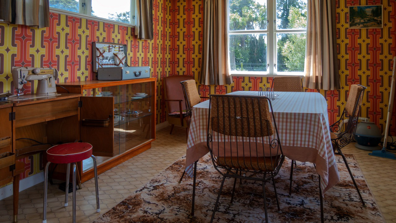 1960s Weatherboard (dining room)