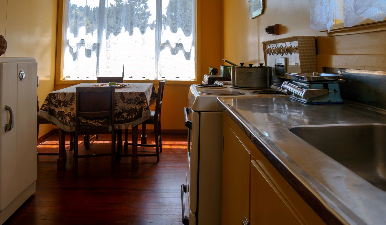 1940s New Zealand State House (Kitchen)