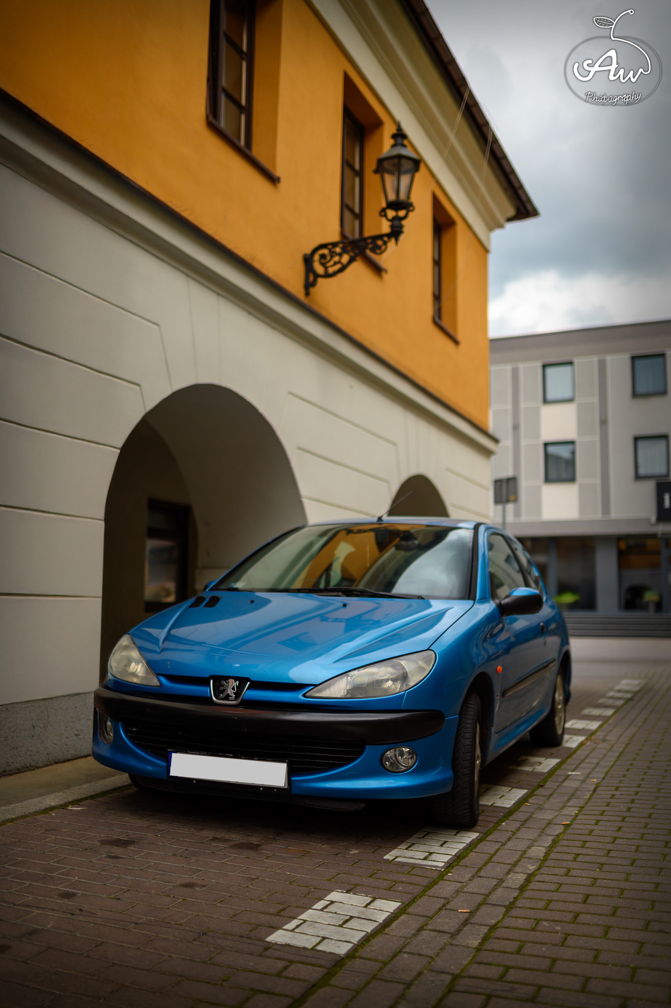 Pojazd uchwycony na starówce w Zamościu