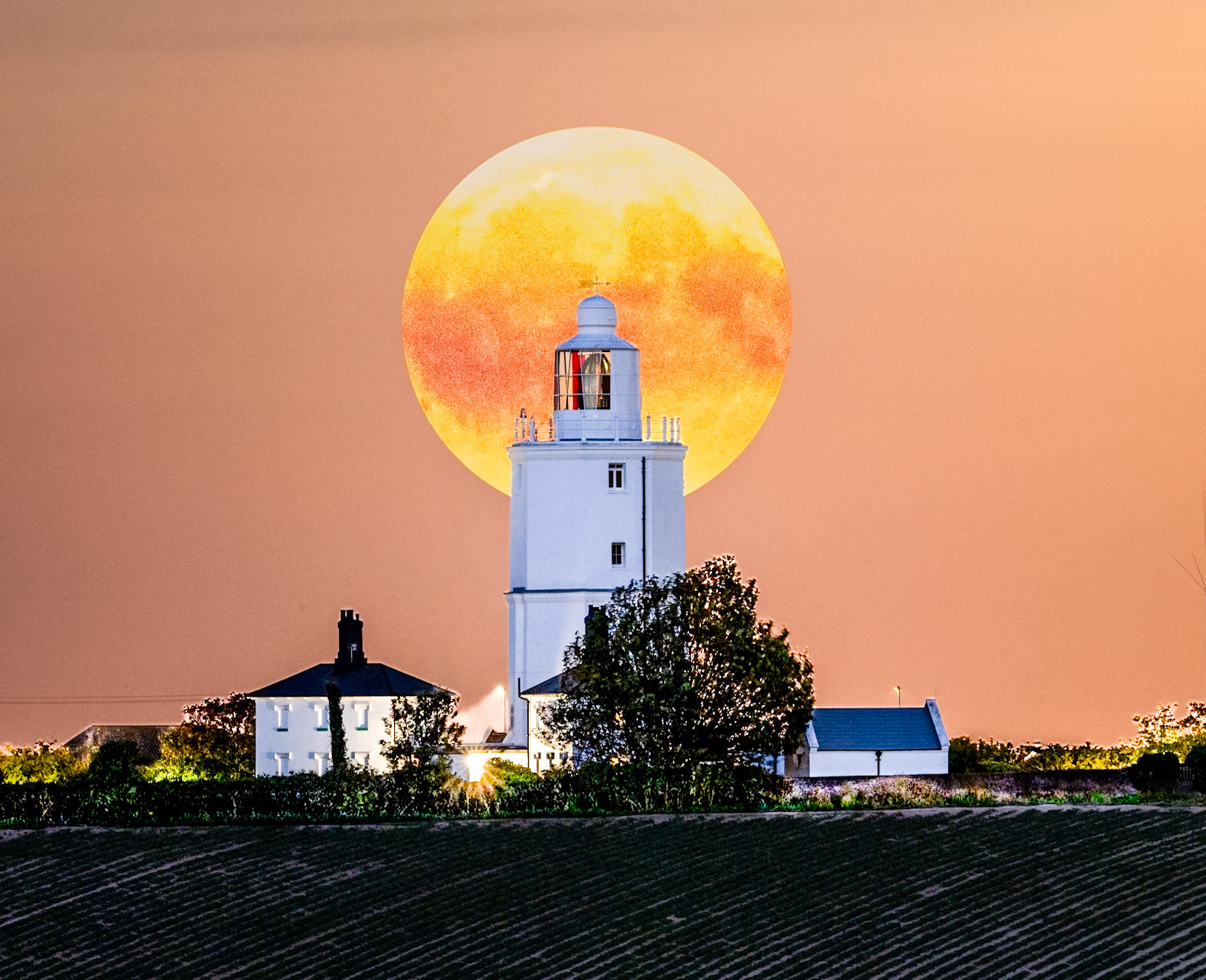 Composite Sturgeon Moon - N. Foreland LH 09.08.2025