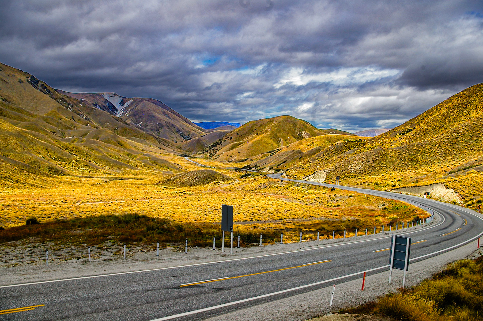 Scenic Drove - South Island New Zealand