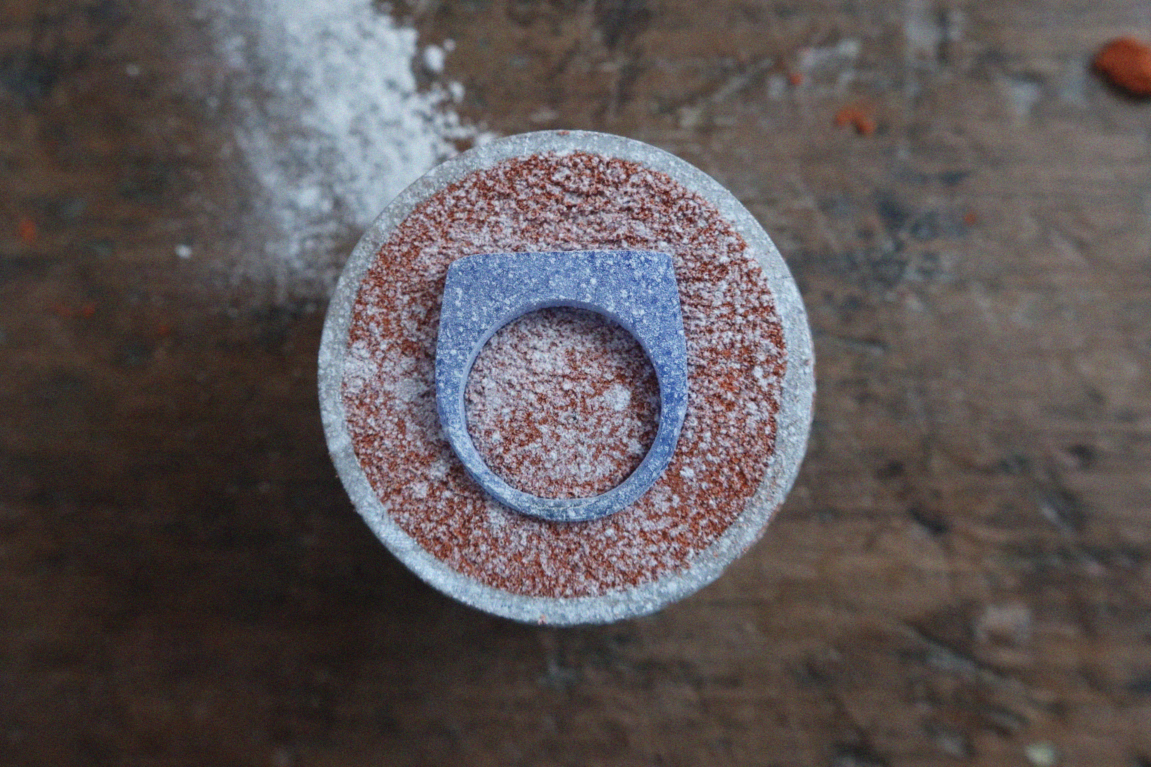 Wax master in sand with talc