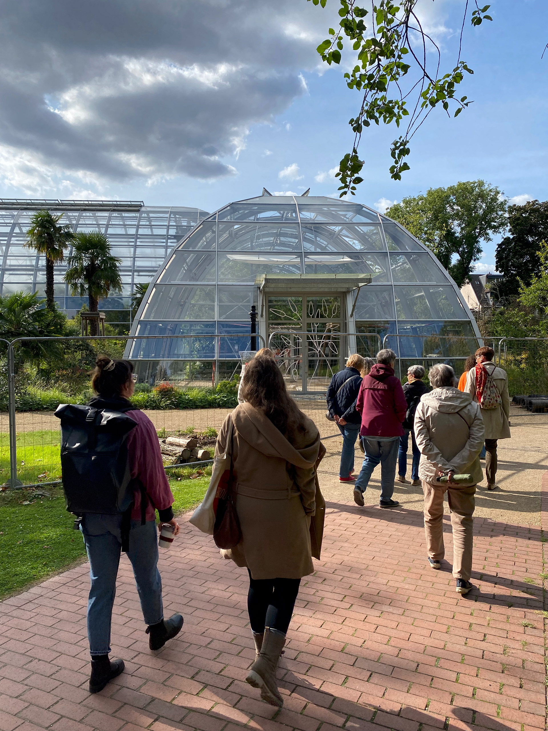 Guided tour at Flora with Prof. Dr. Marianne Bechhaus-Gerst