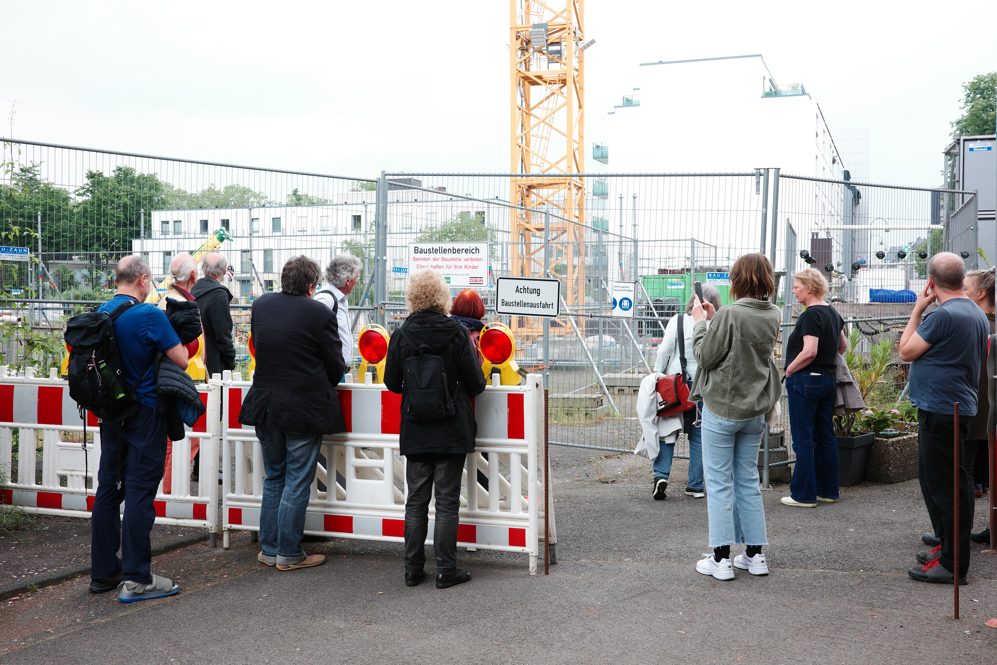 Guided tour to to the site where the city archive collapsed