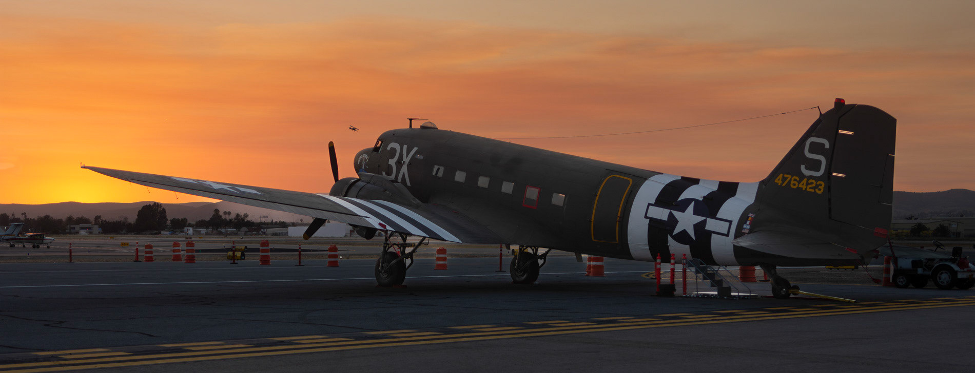 Douglas C-47 Skytrain (DC-3)
