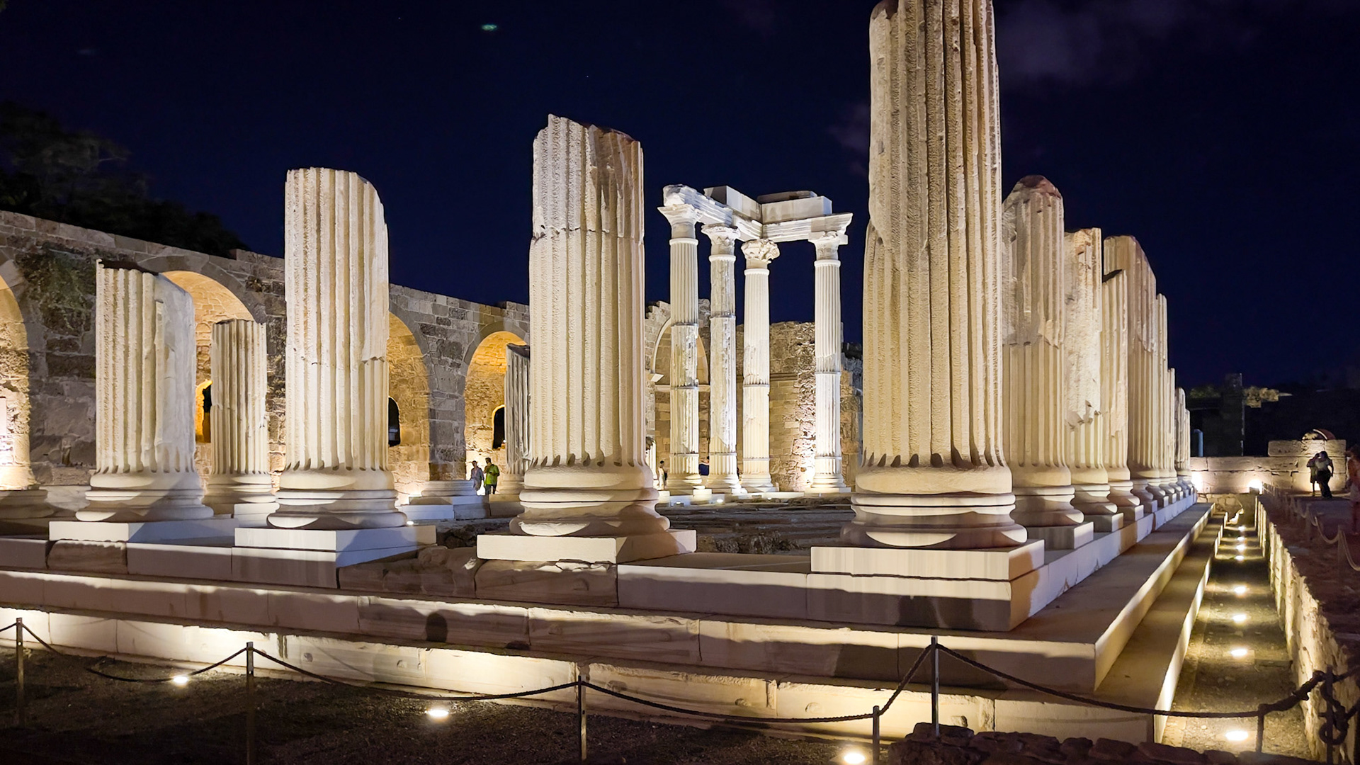 Side Apollon Temple