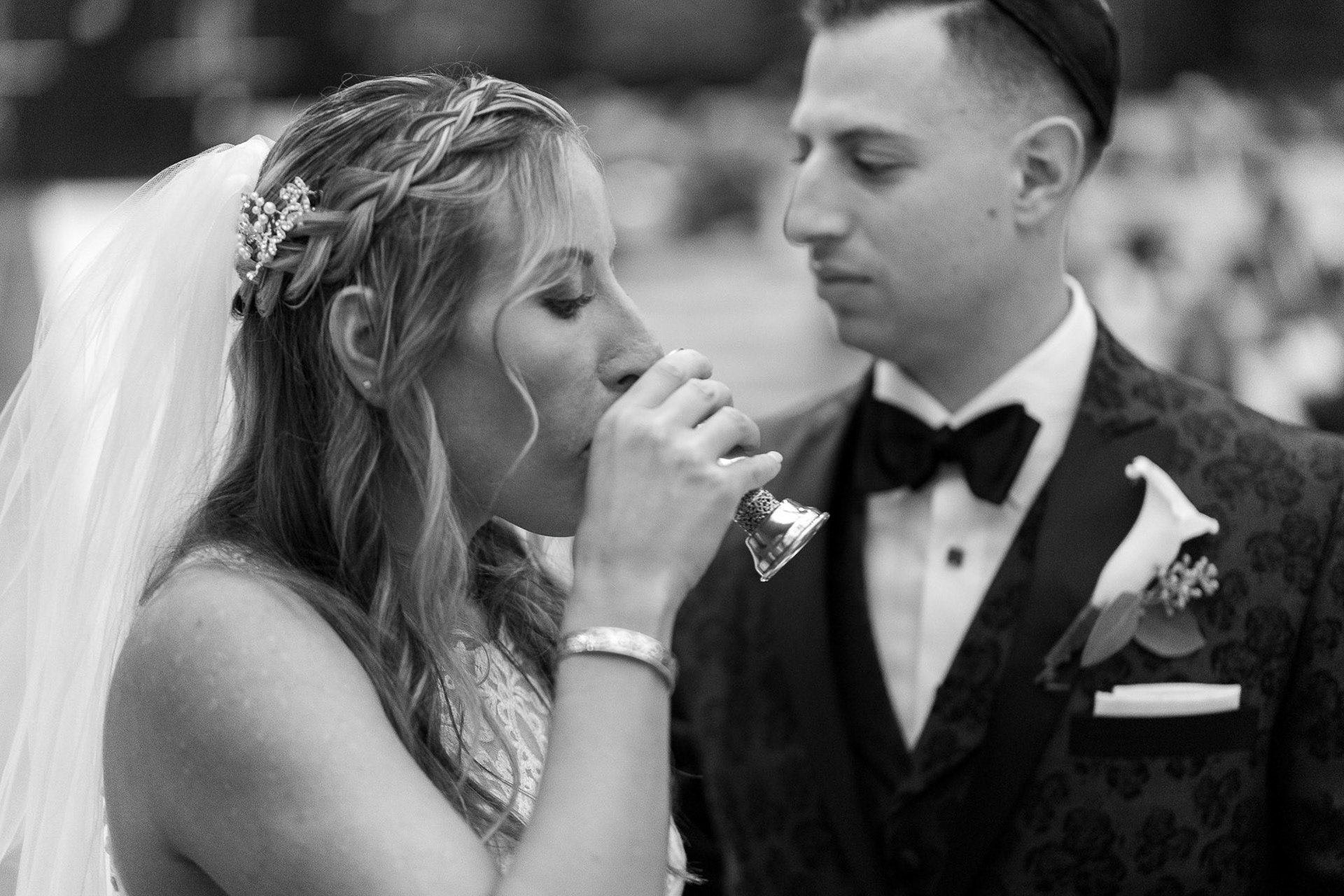 Melissa and Lee get married at Chizuk Amuno Congregation in Baltimore, MD on Saturday, November 7, 2020.