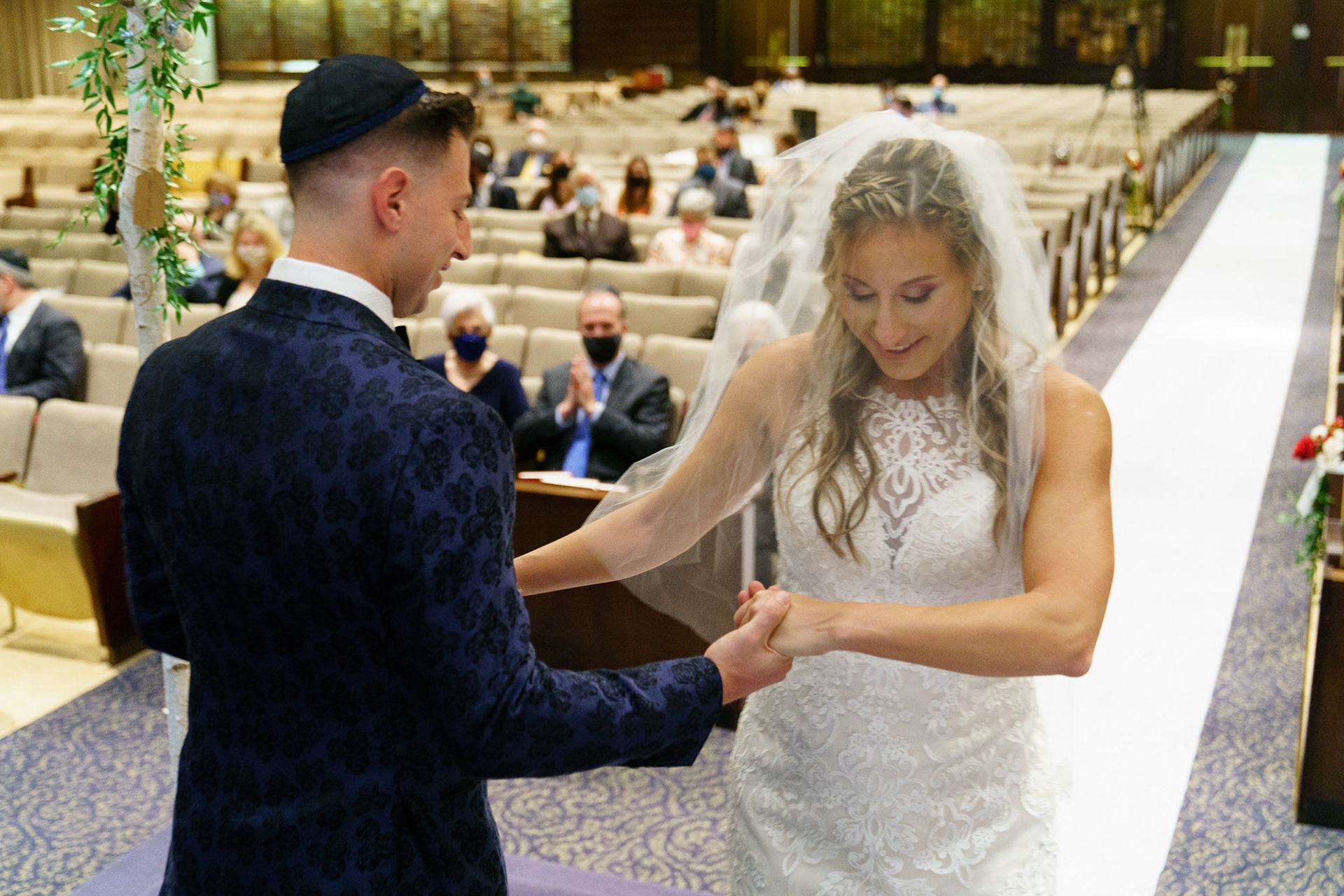 Melissa and Lee get married at Chizuk Amuno Congregation in Baltimore, MD on Saturday, November 7, 2020.