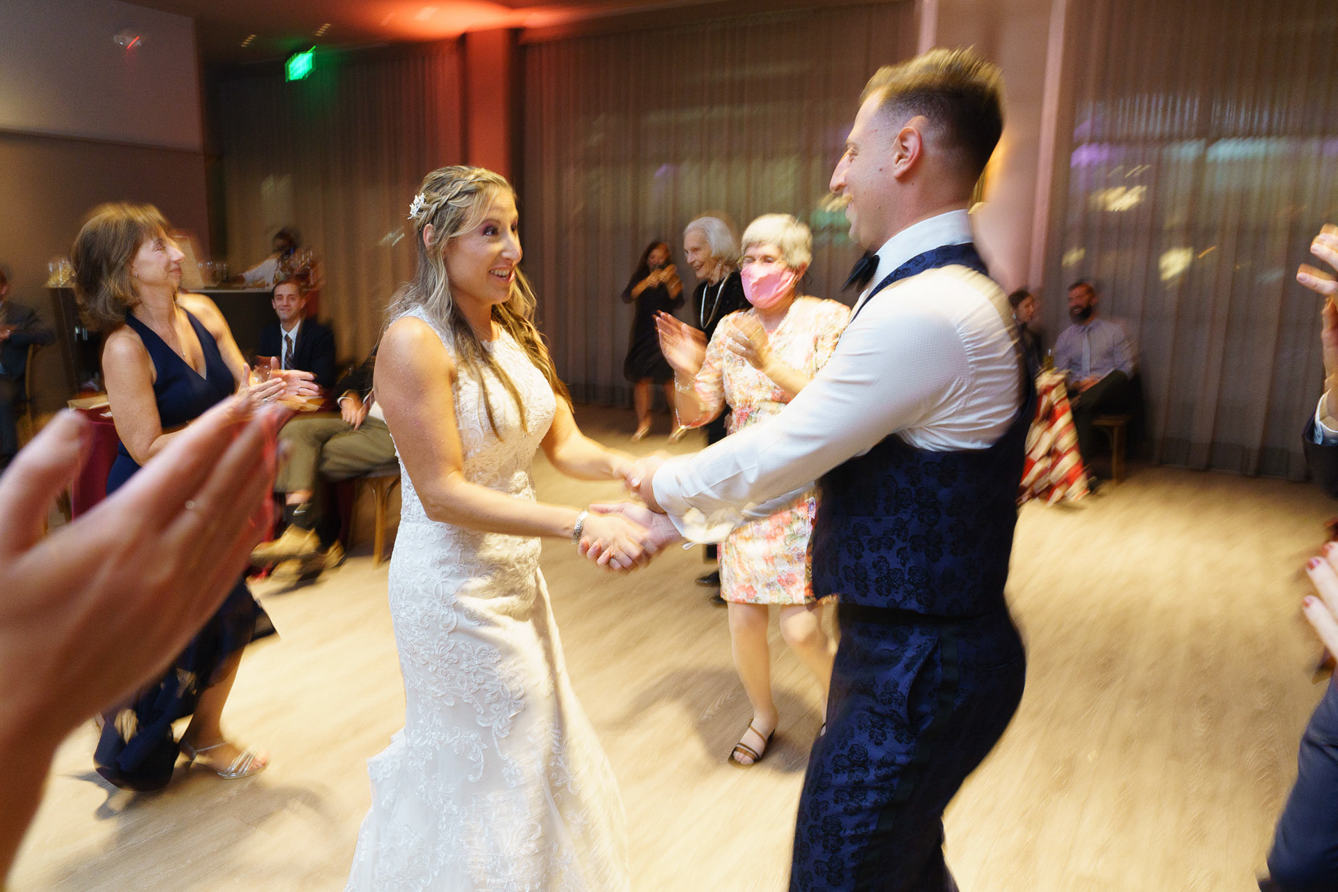 Melissa and Lee get married at Chizuk Amuno Congregation in Baltimore, MD on Saturday, November 7, 2020.