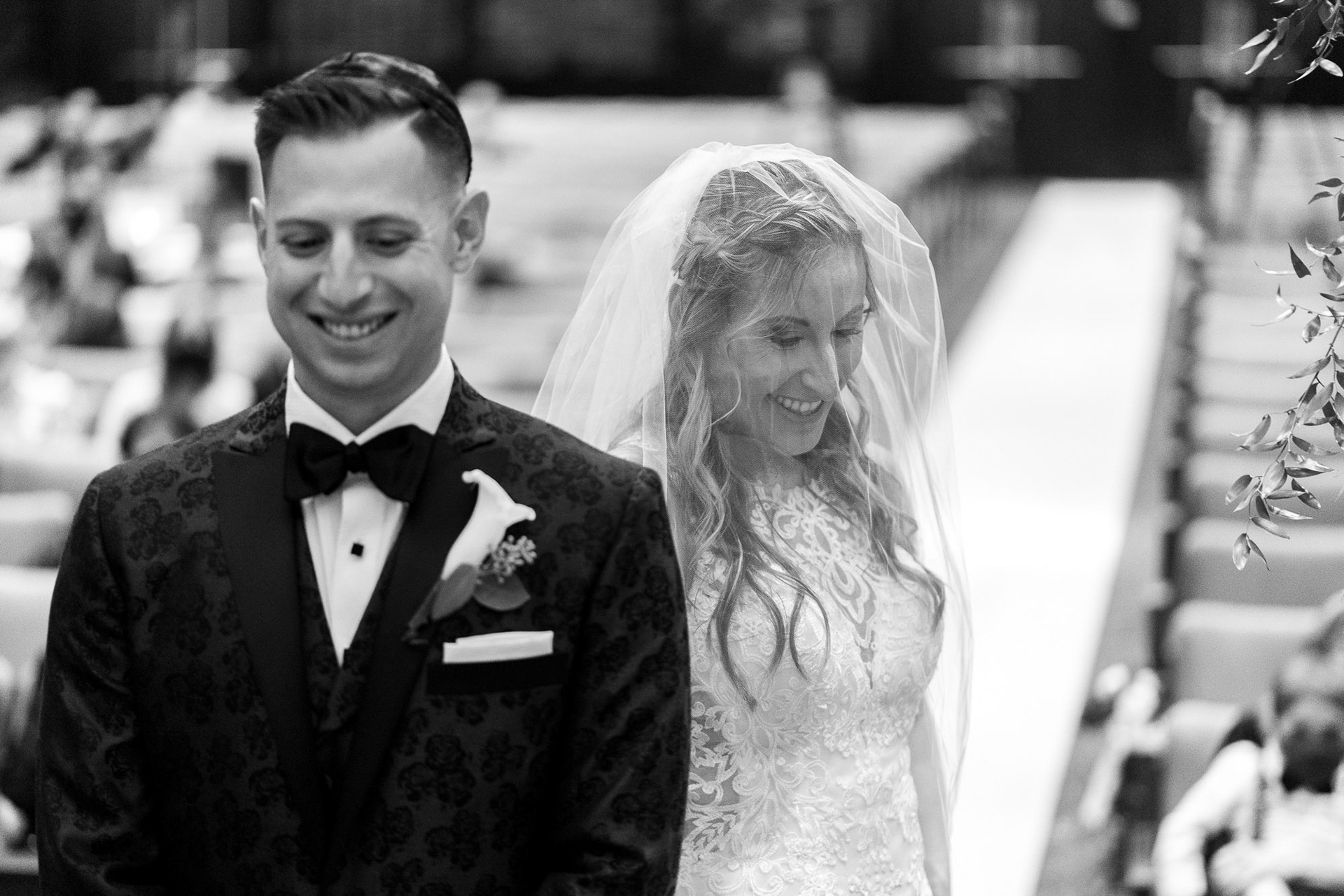 Melissa and Lee get married at Chizuk Amuno Congregation in Baltimore, MD on Saturday, November 7, 2020.