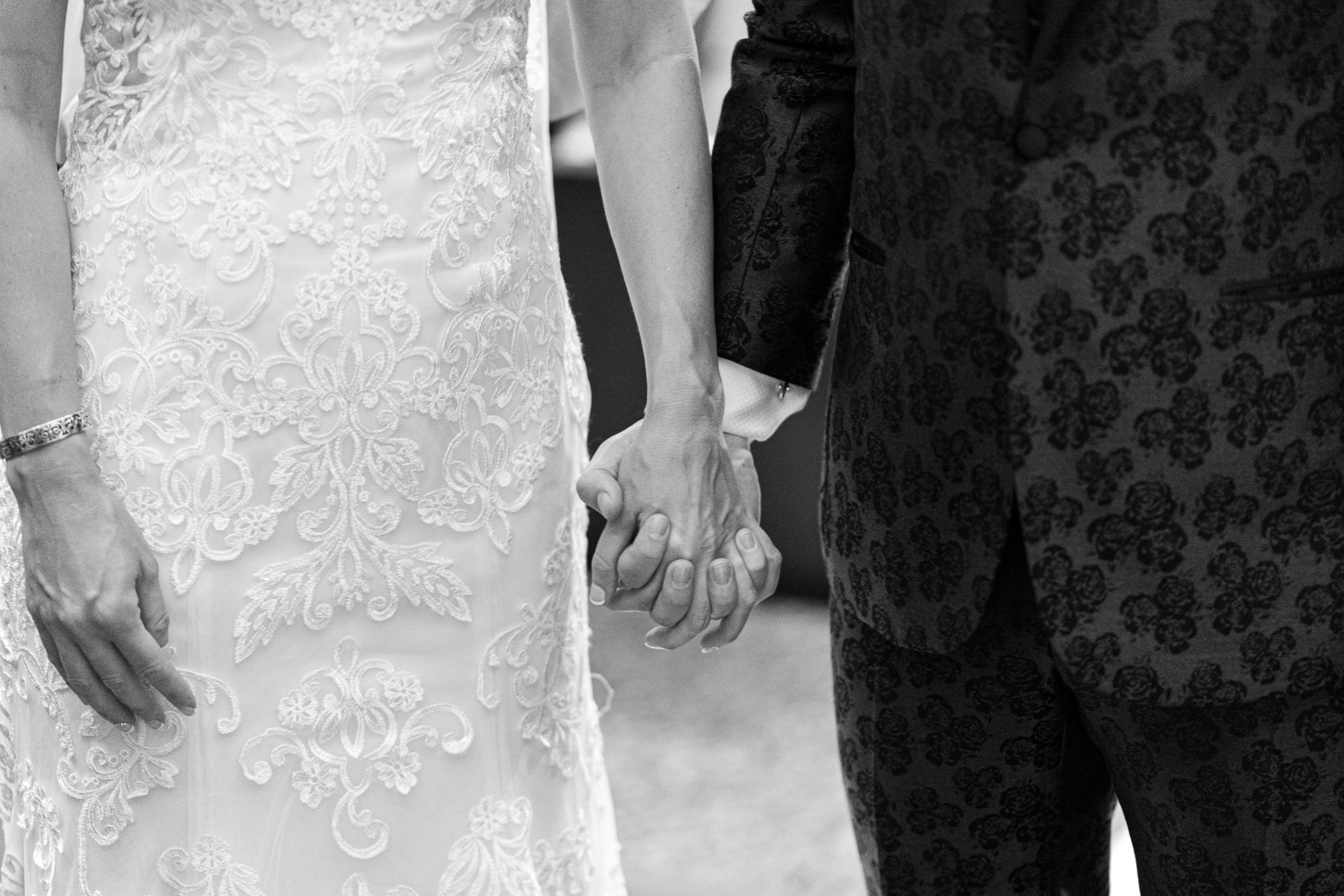 Melissa and Lee get married at Chizuk Amuno Congregation in Baltimore, MD on Saturday, November 7, 2020.