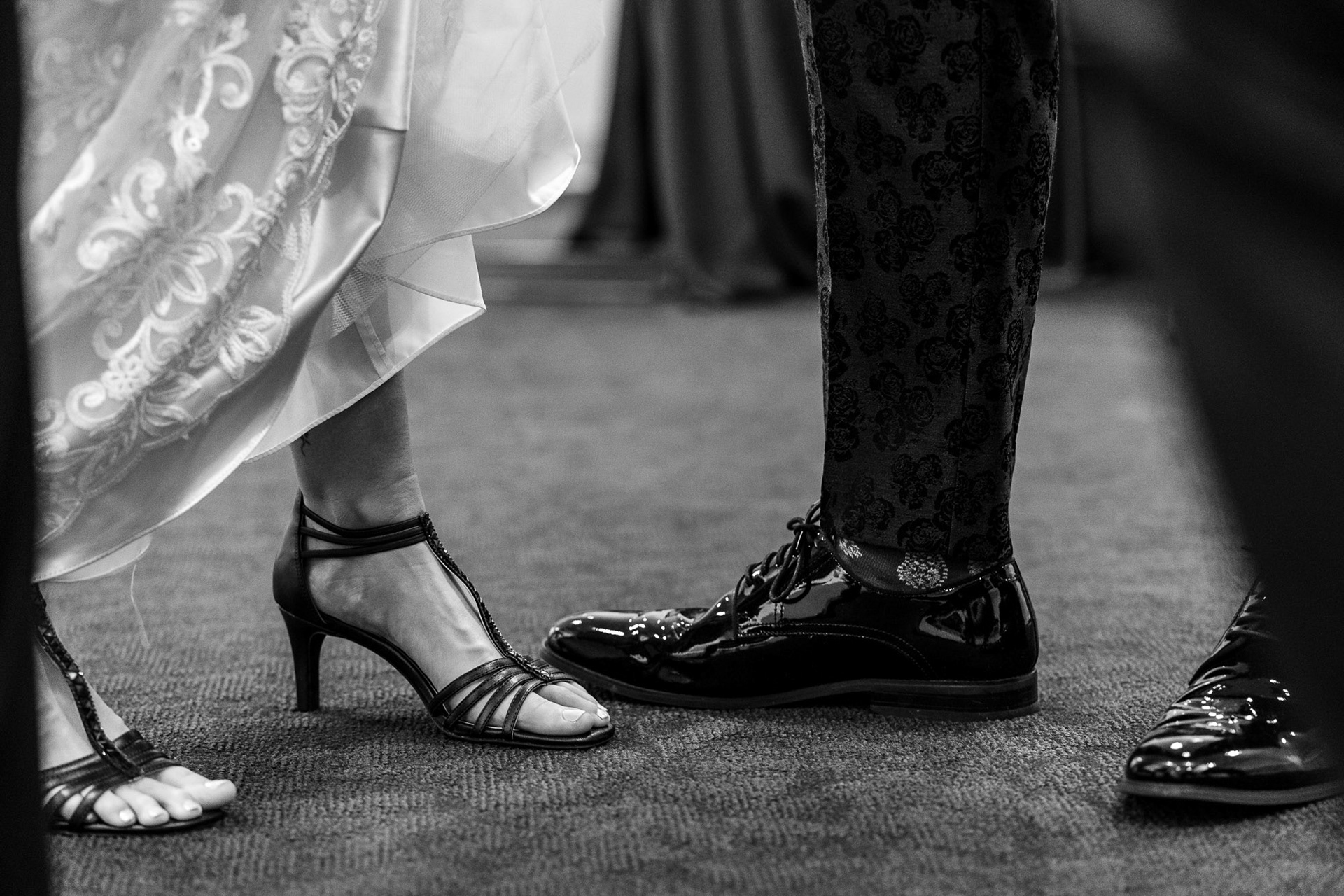 Melissa and Lee get married at Chizuk Amuno Congregation in Baltimore, MD on Saturday, November 7, 2020.