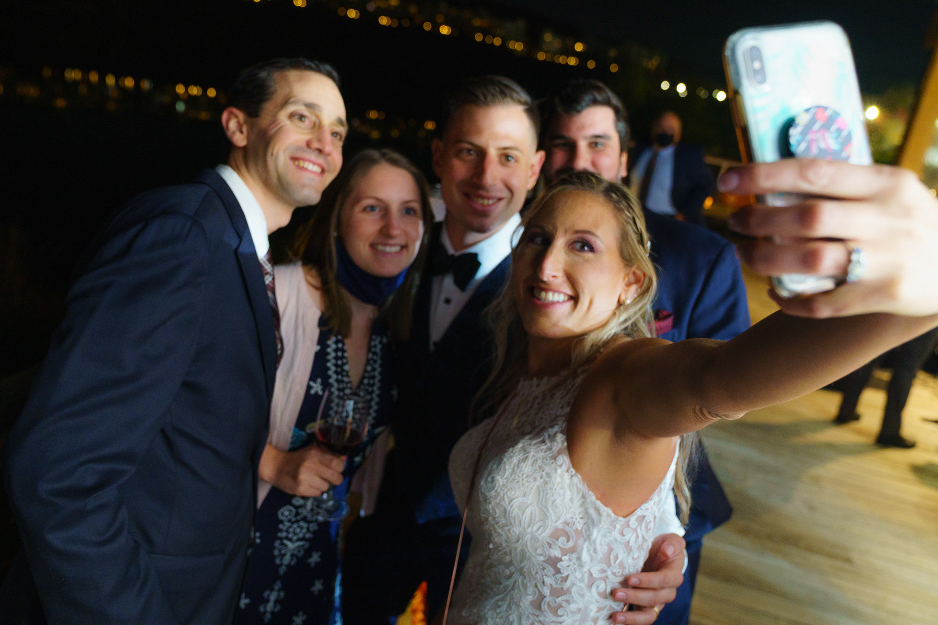 Melissa and Lee get married at Chizuk Amuno Congregation in Baltimore, MD on Saturday, November 7, 2020.