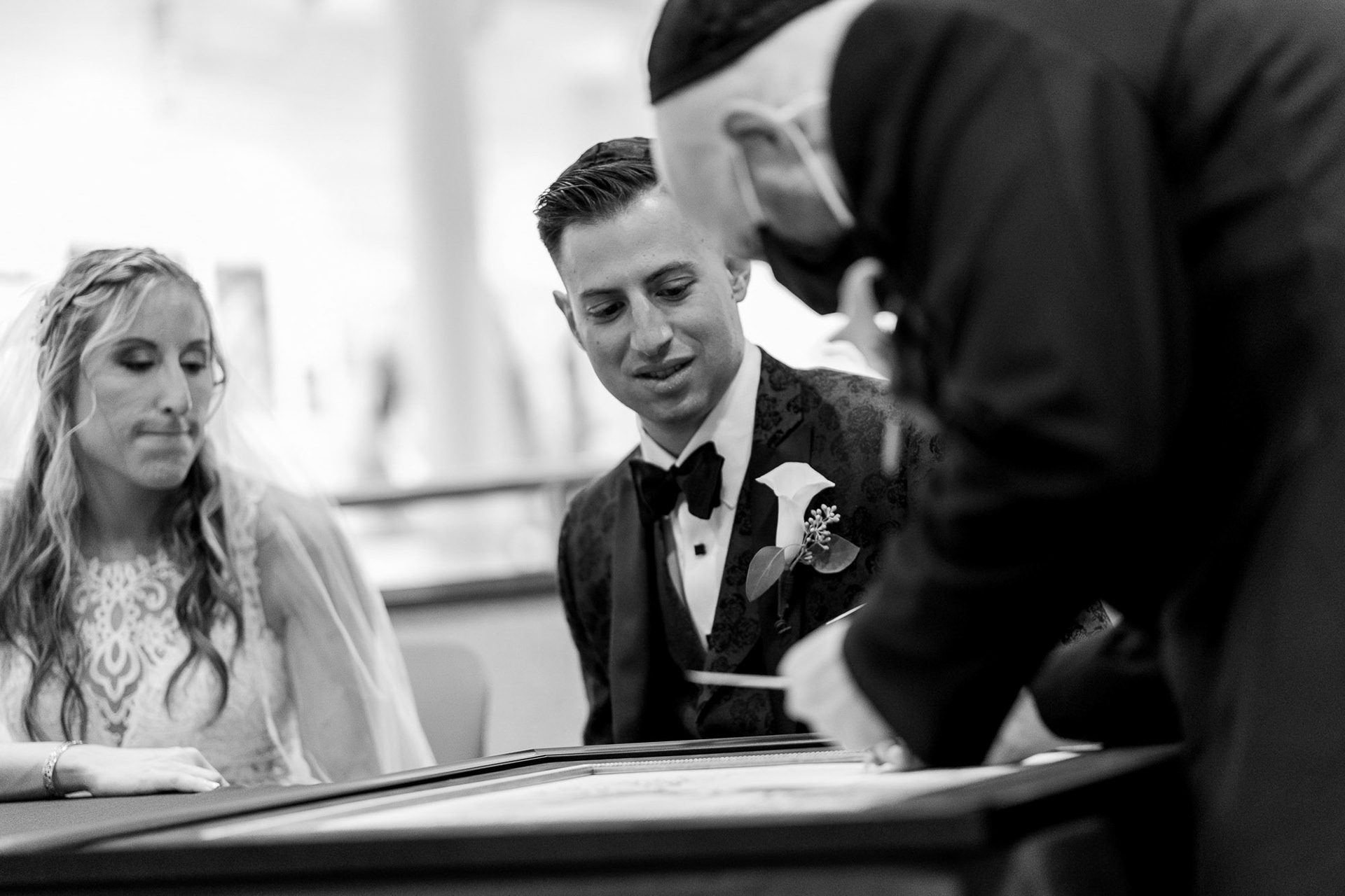 Melissa and Lee get married at Chizuk Amuno Congregation in Baltimore, MD on Saturday, November 7, 2020.