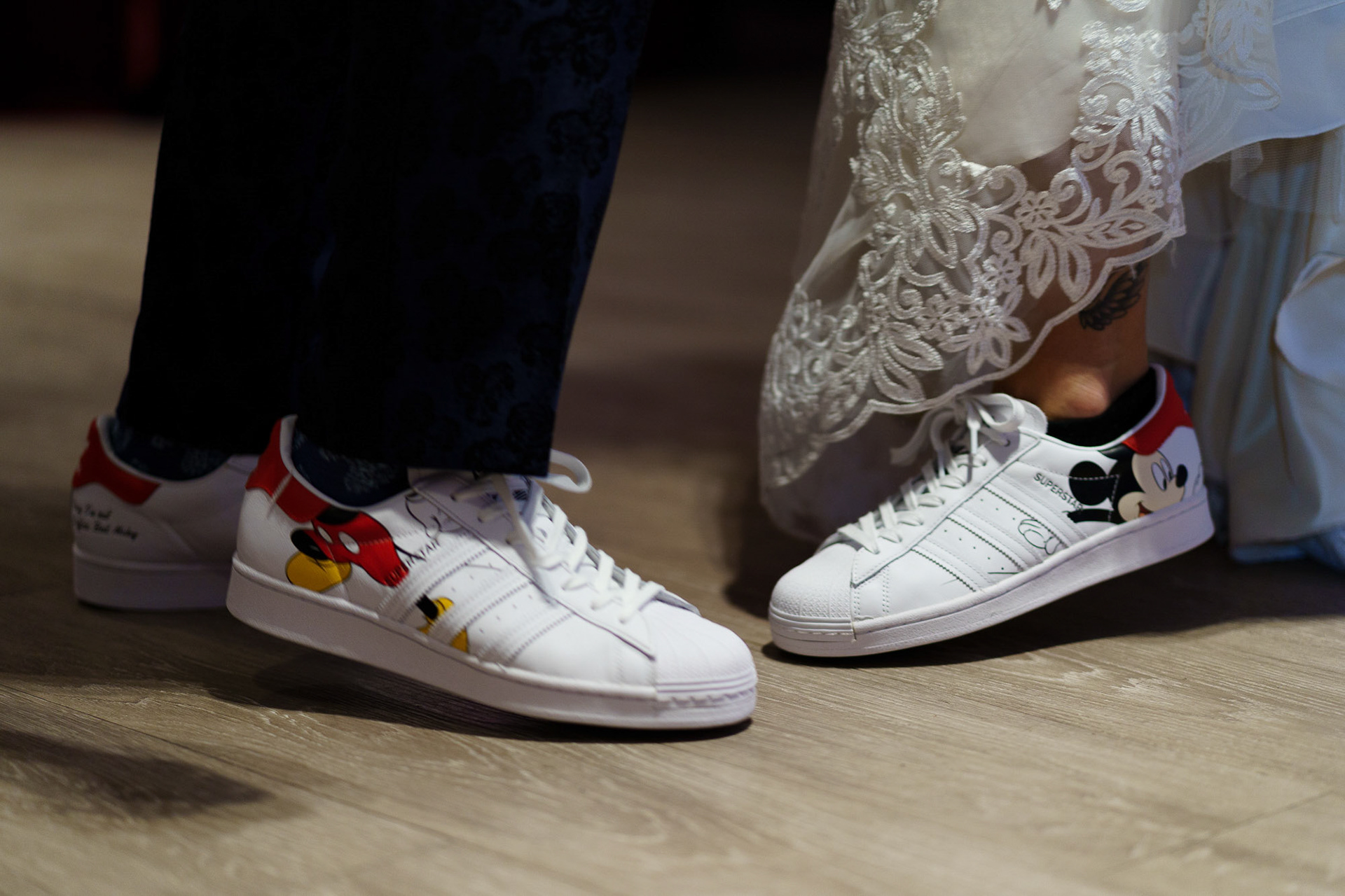 Melissa and Lee get married at Chizuk Amuno Congregation in Baltimore, MD on Saturday, November 7, 2020.