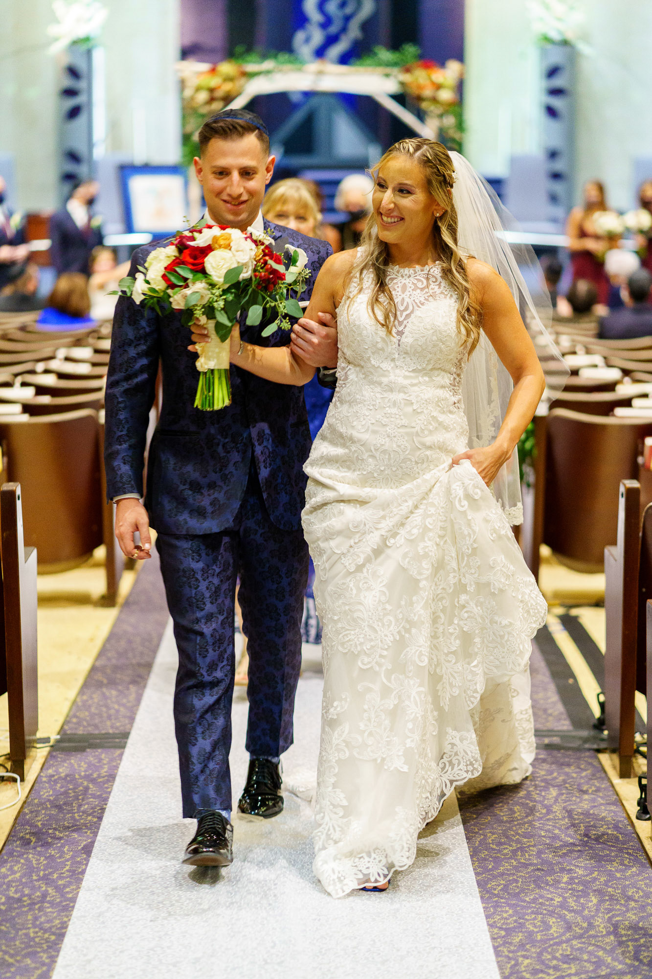 Melissa and Lee get married at Chizuk Amuno Congregation in Baltimore, MD on Saturday, November 7, 2020.