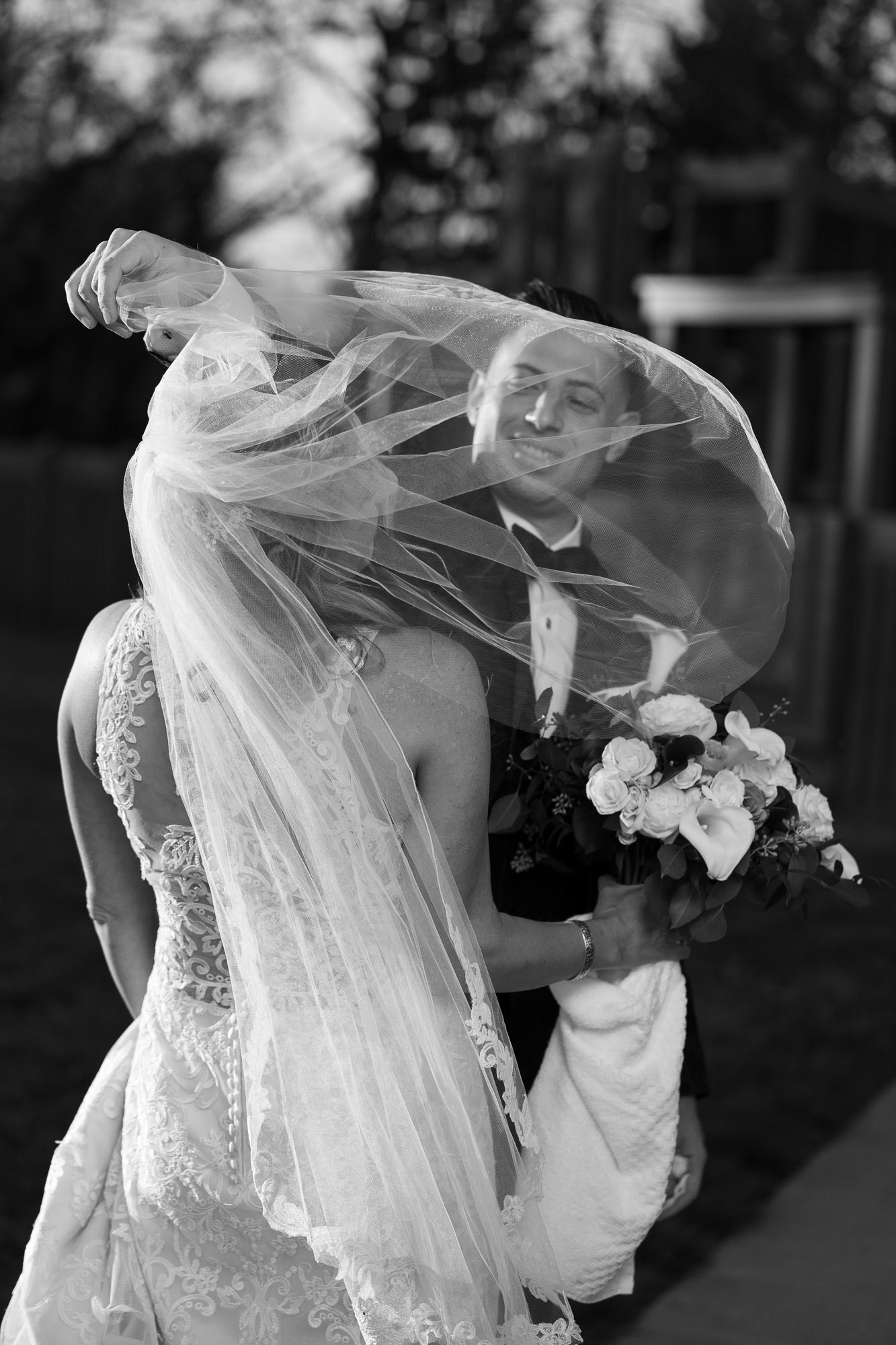 Melissa and Lee get married at Chizuk Amuno Congregation in Baltimore, MD on Saturday, November 7, 2020.