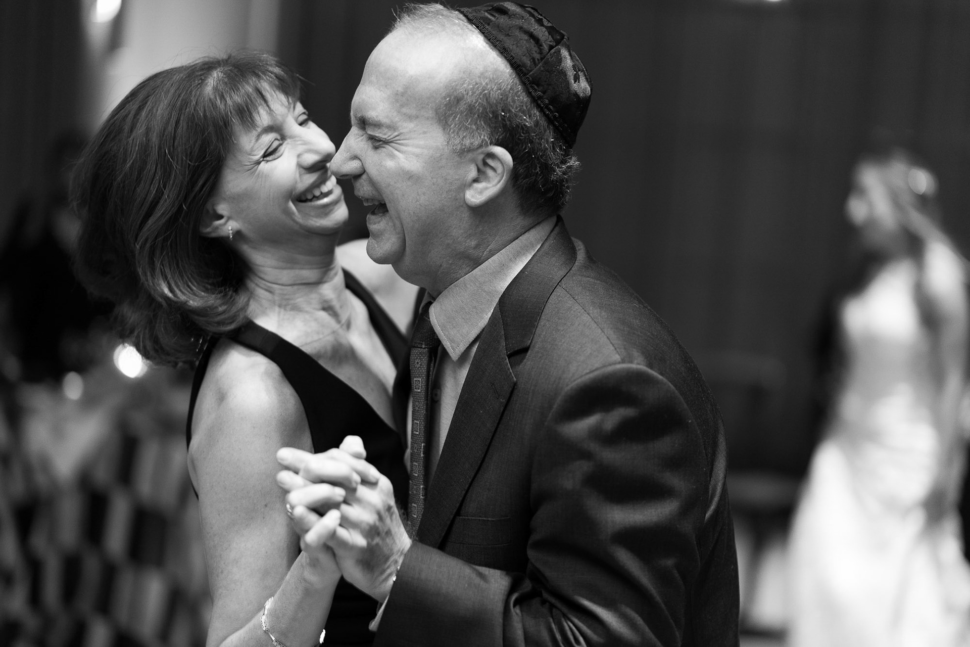 Melissa and Lee get married at Chizuk Amuno Congregation in Baltimore, MD on Saturday, November 7, 2020.