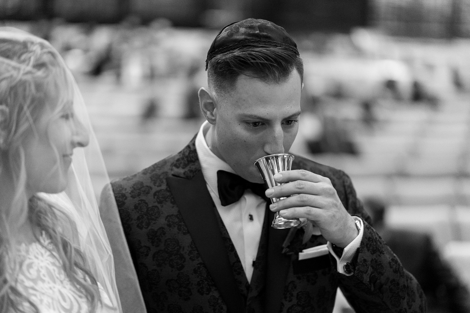 Melissa and Lee get married at Chizuk Amuno Congregation in Baltimore, MD on Saturday, November 7, 2020.