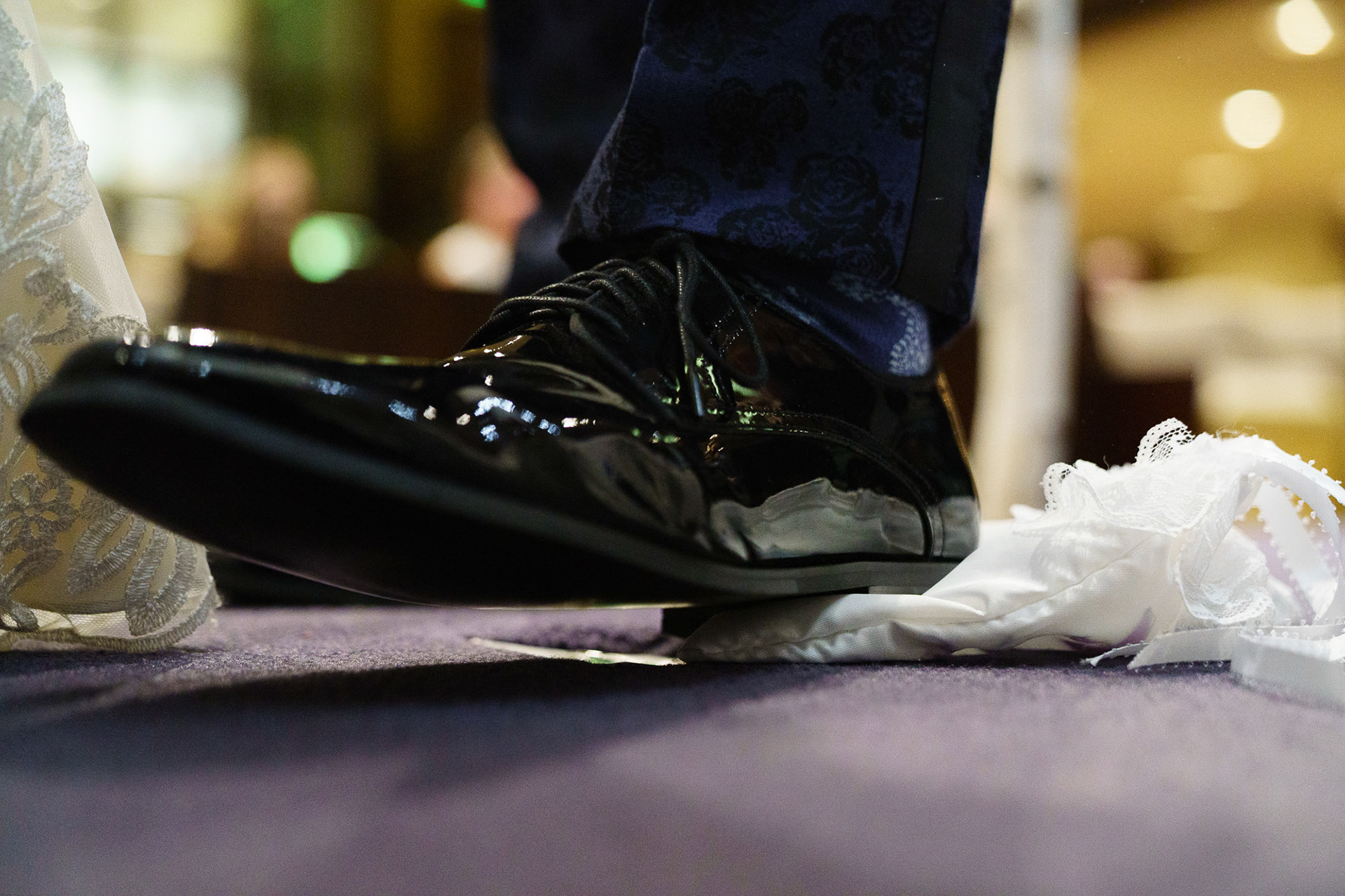Melissa and Lee get married at Chizuk Amuno Congregation in Baltimore, MD on Saturday, November 7, 2020.