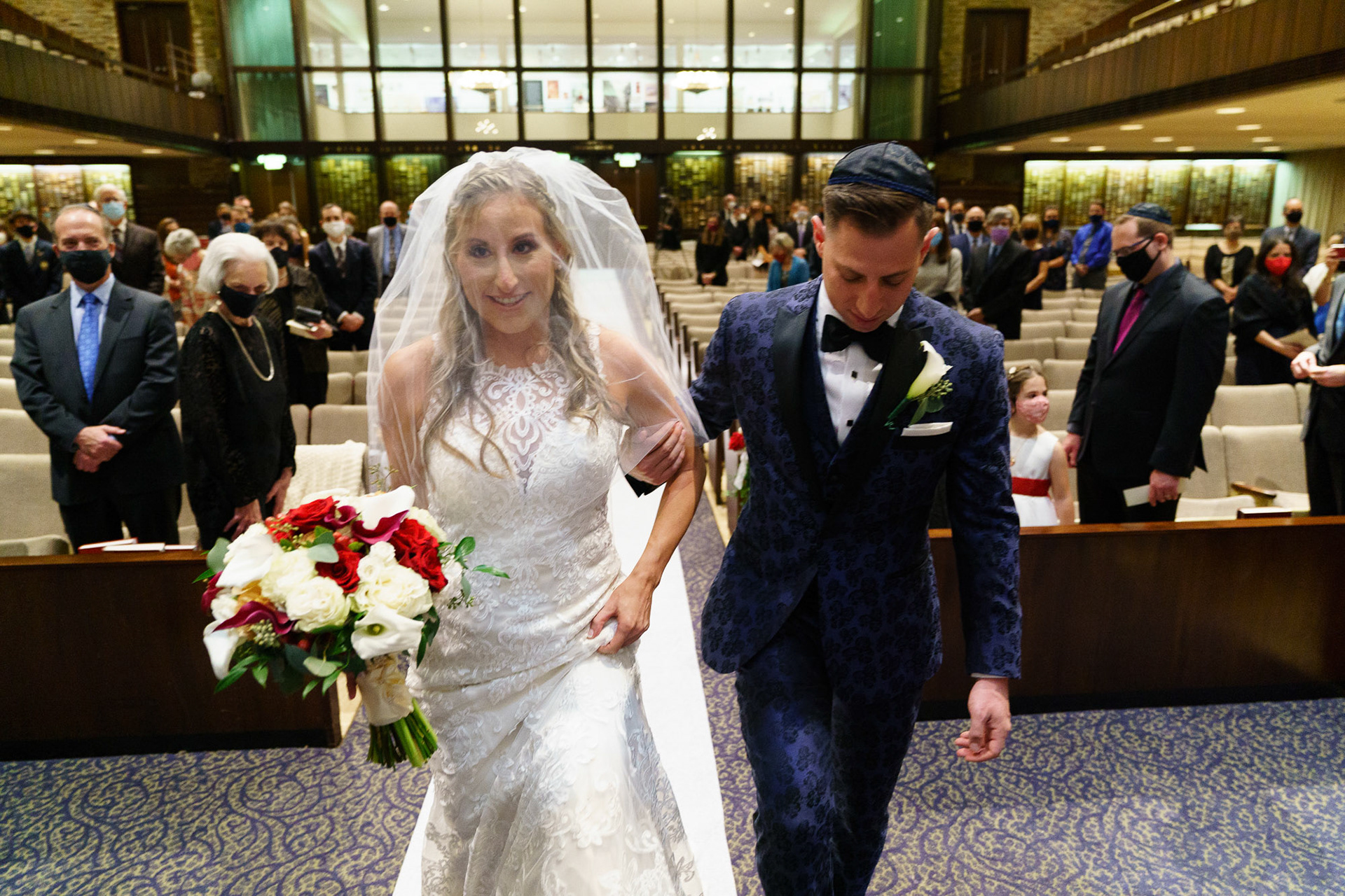 Melissa and Lee get married at Chizuk Amuno Congregation in Baltimore, MD on Saturday, November 7, 2020.
