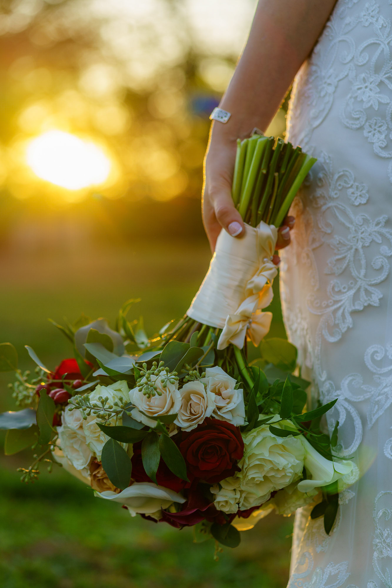 Melissa and Lee get married at Chizuk Amuno Congregation in Baltimore, MD on Saturday, November 7, 2020.
