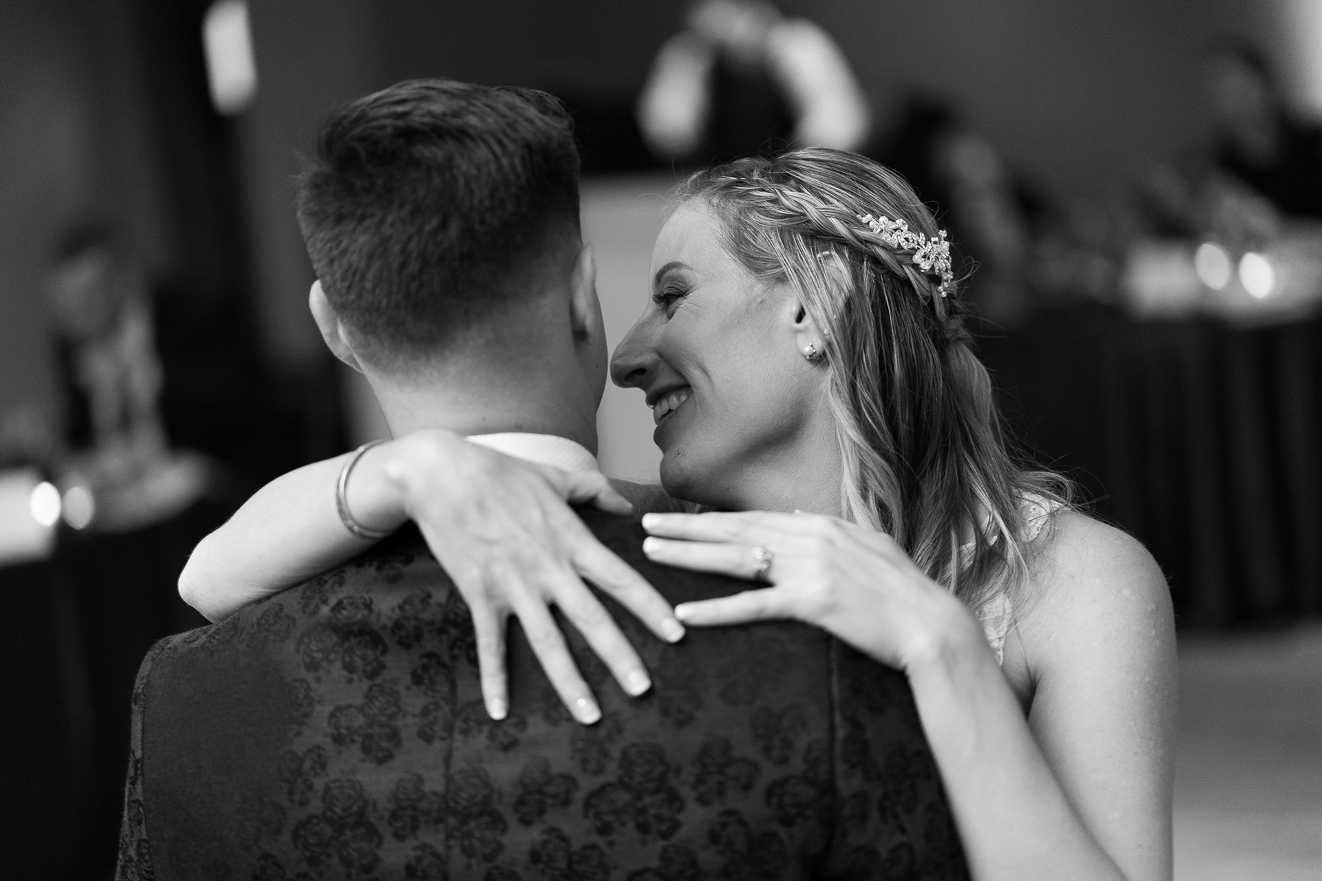 Melissa and Lee get married at Chizuk Amuno Congregation in Baltimore, MD on Saturday, November 7, 2020.