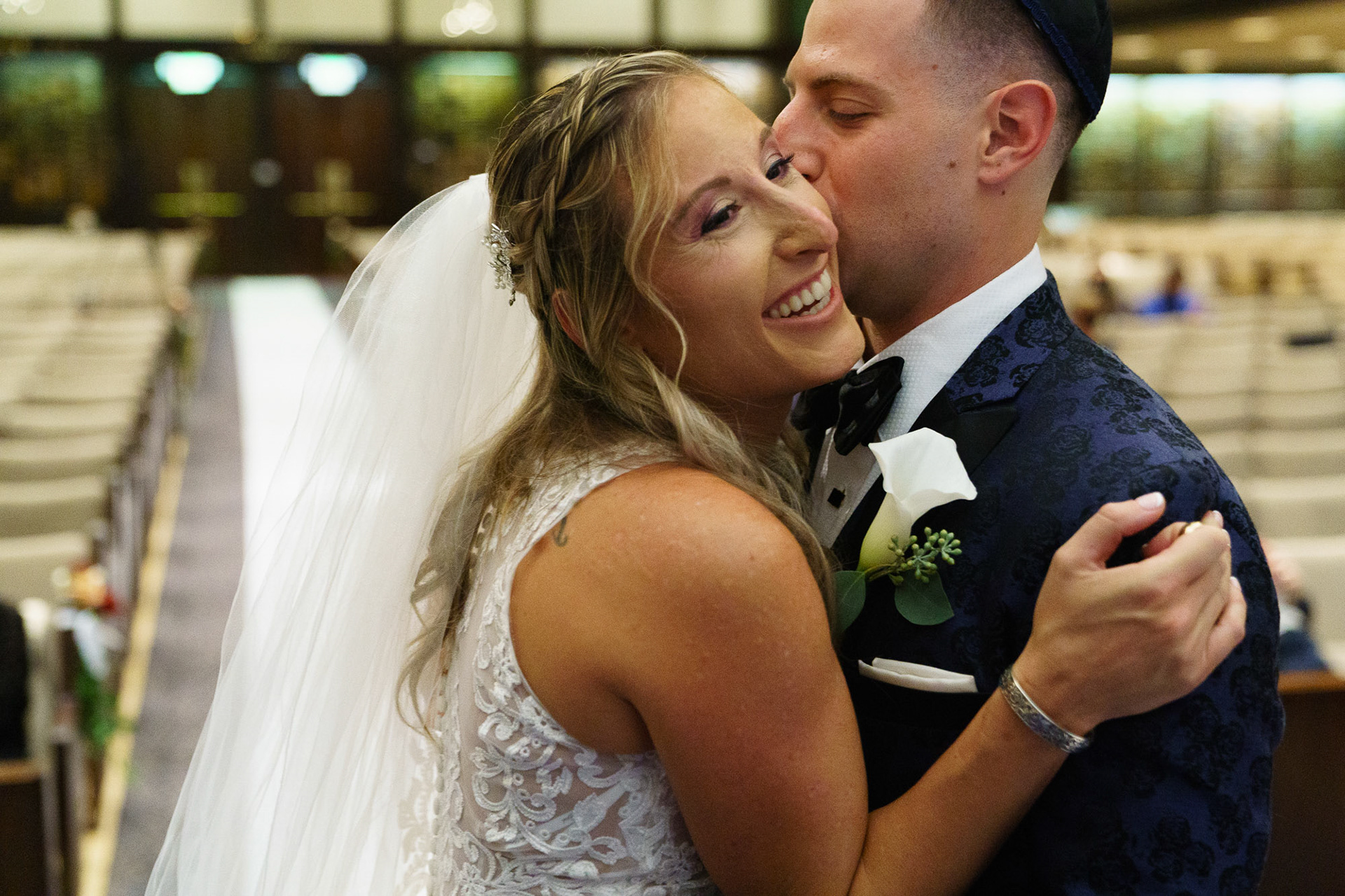 Melissa and Lee get married at Chizuk Amuno Congregation in Baltimore, MD on Saturday, November 7, 2020.