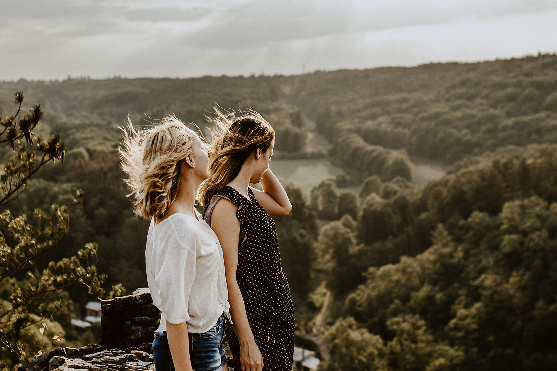 rodinný fotograf kamenice u prahy, jílové, sestry